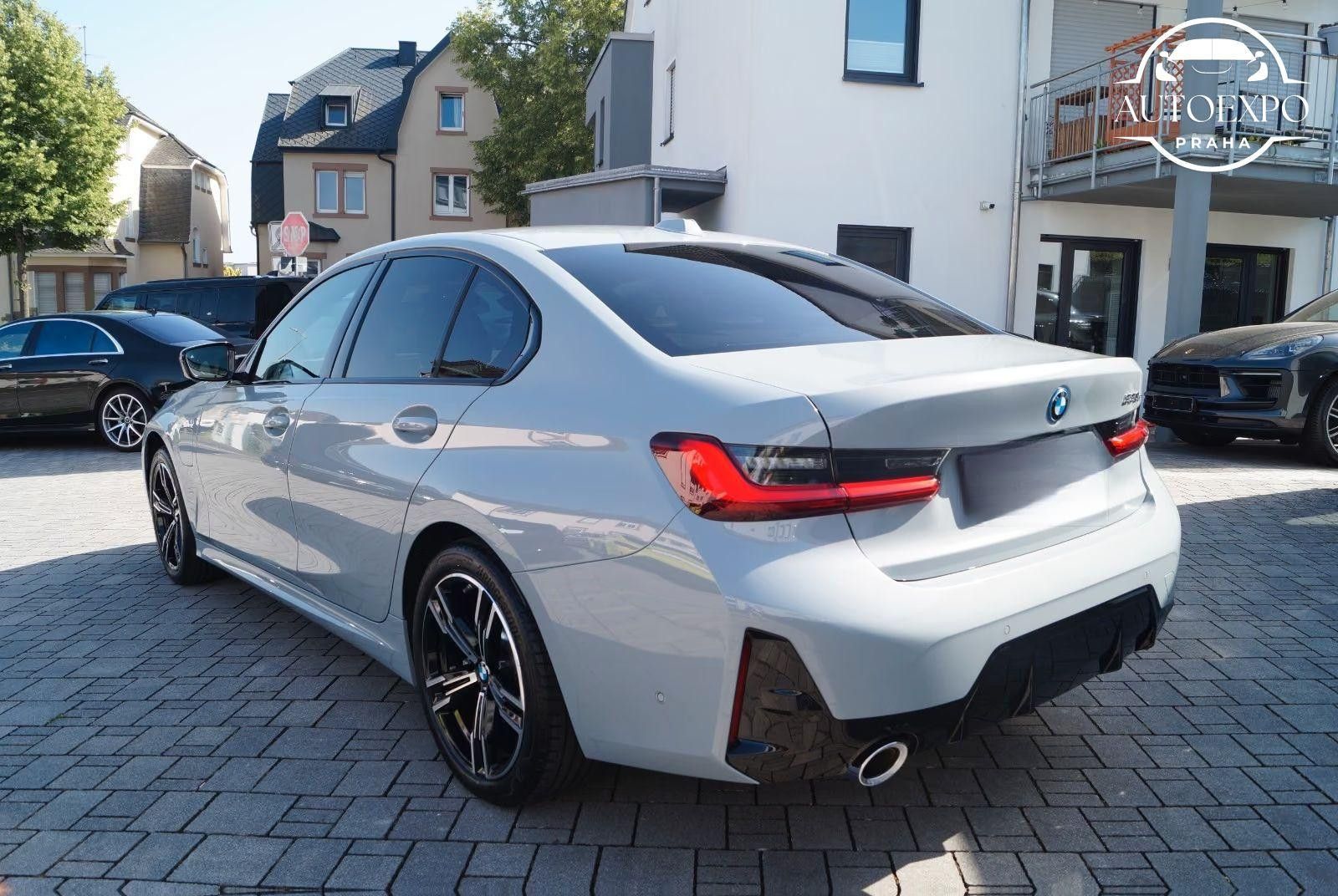 BMW Řada 3, 330e M Sport - fotka 6