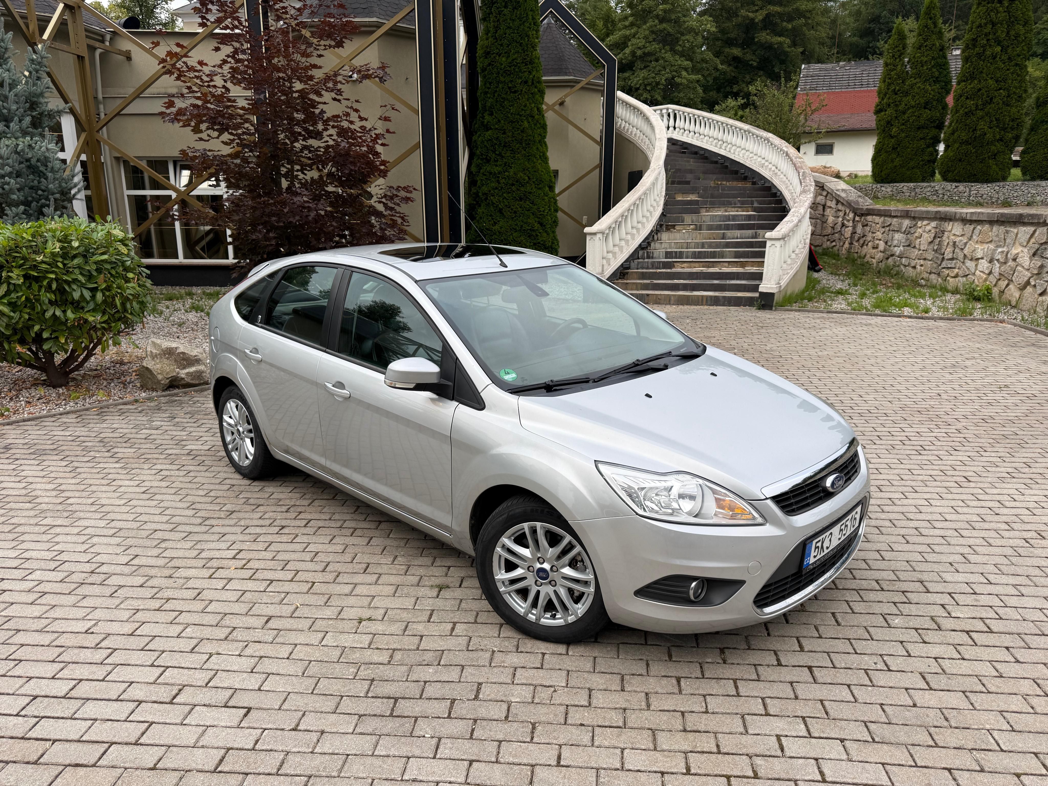 Ford Focus, II 2.0i 107kW GHIA *PANORAMA* - fotka 2