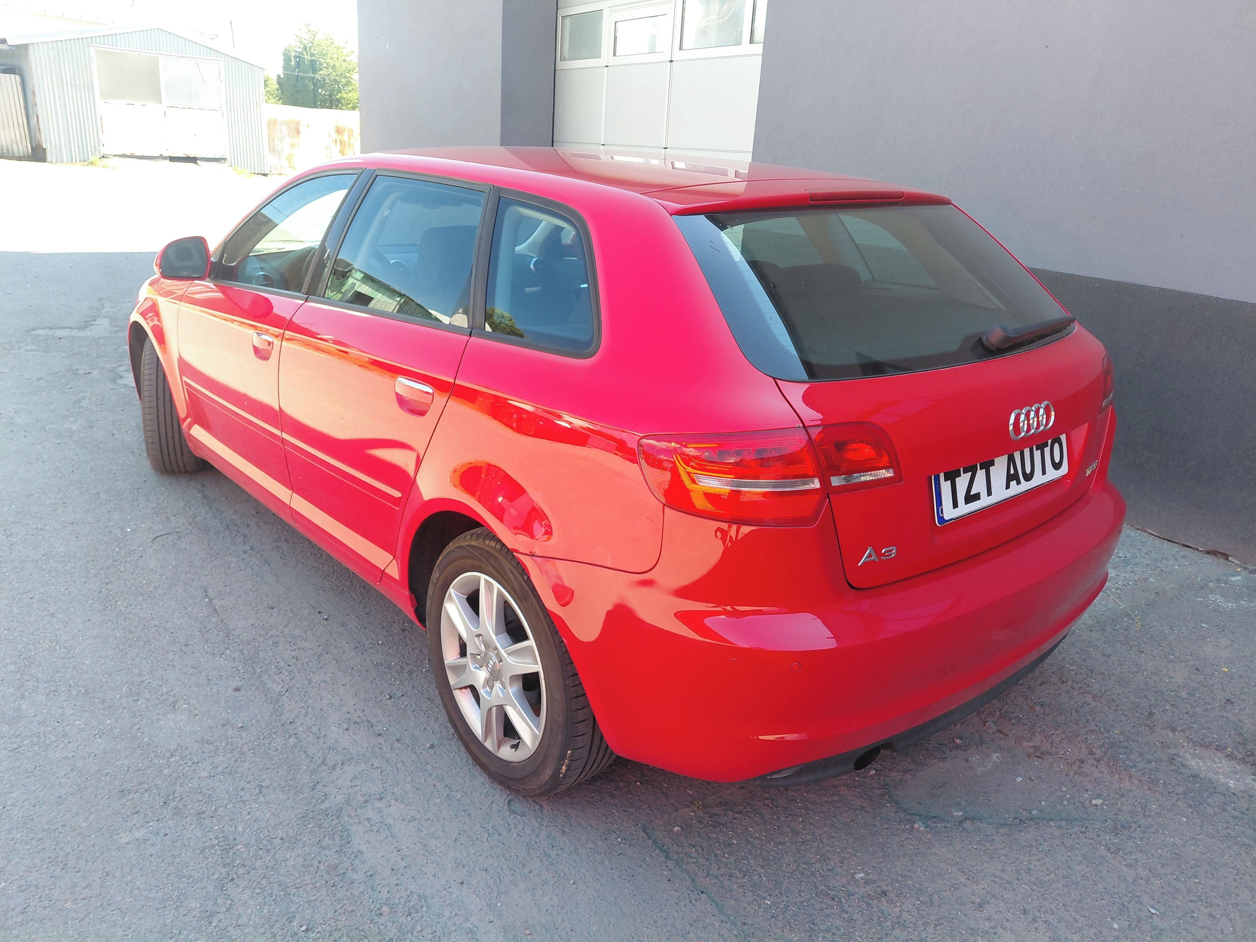 Audi A3, 1.2 TFSi 77 kW bi-xenony, DSG - fotka 4