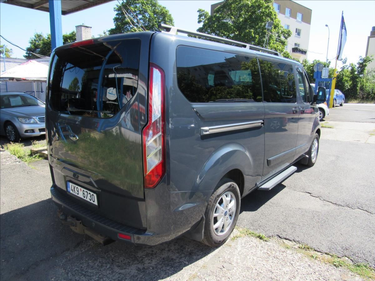 Ford Tourneo Custom, 2,2 TDCi 114kW 9 míst - fotka 6