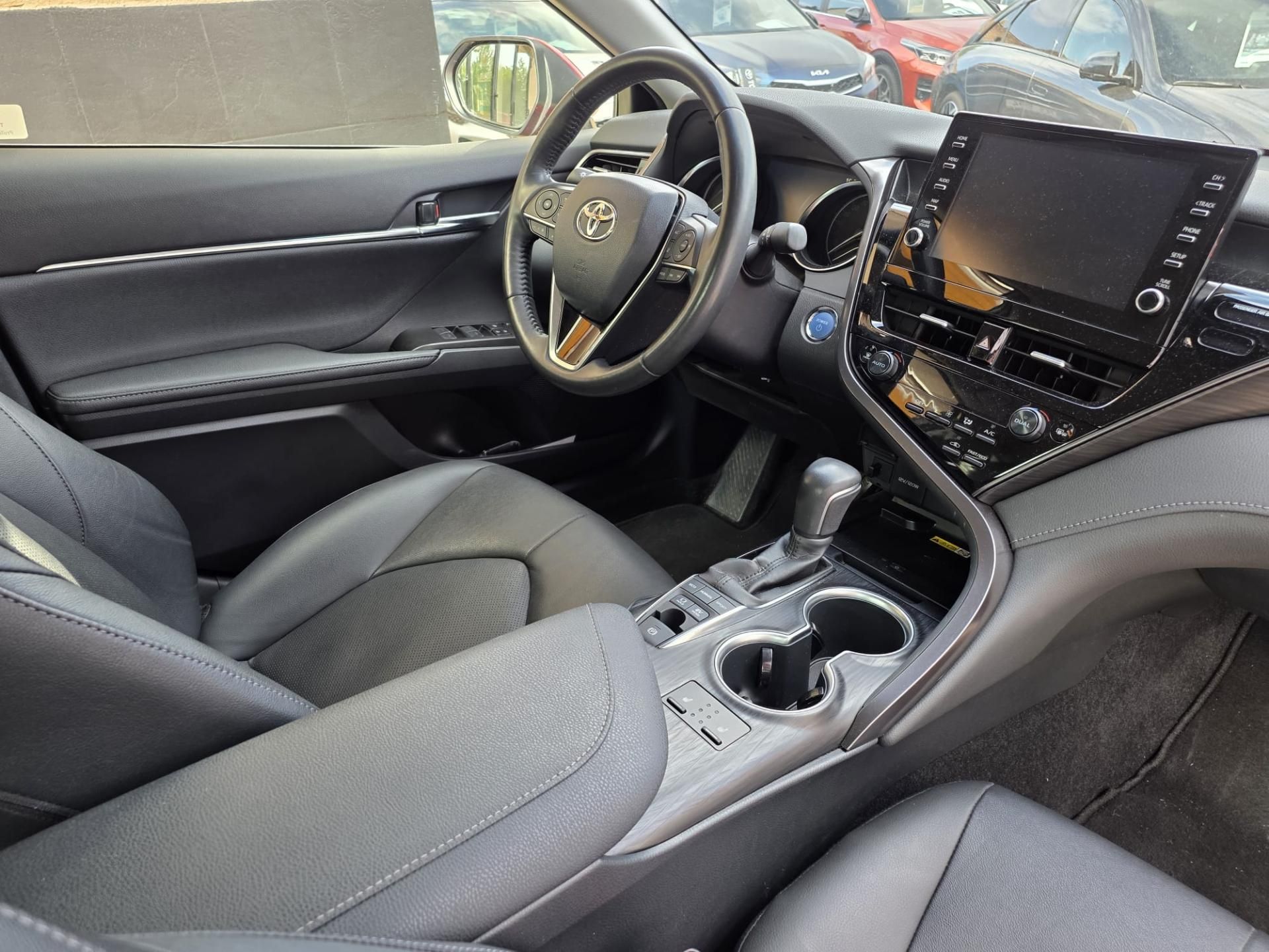 Toyota Camry, 2.5-1.MAJ-HYBRID-AUTOMAT - fotka 2