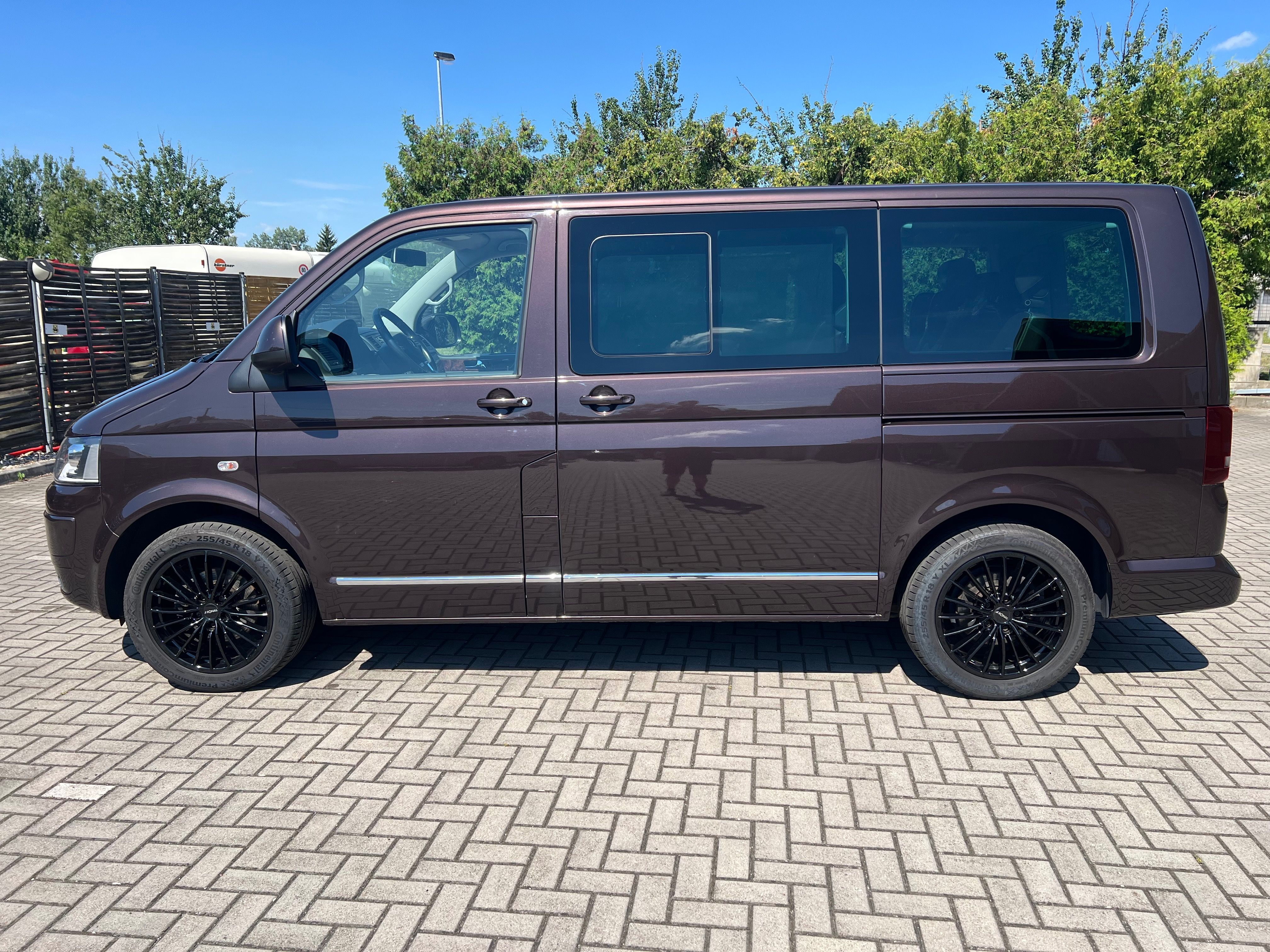 Volkswagen Multivan, Highline 2.0TDI 103kW DSG DVD - fotka 2