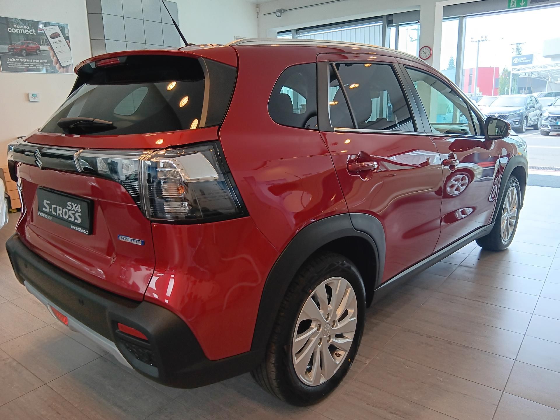 Suzuki S-Cross, PREMIUM 1,4 HYBRID A/T 4x2 MY2 - fotka 4