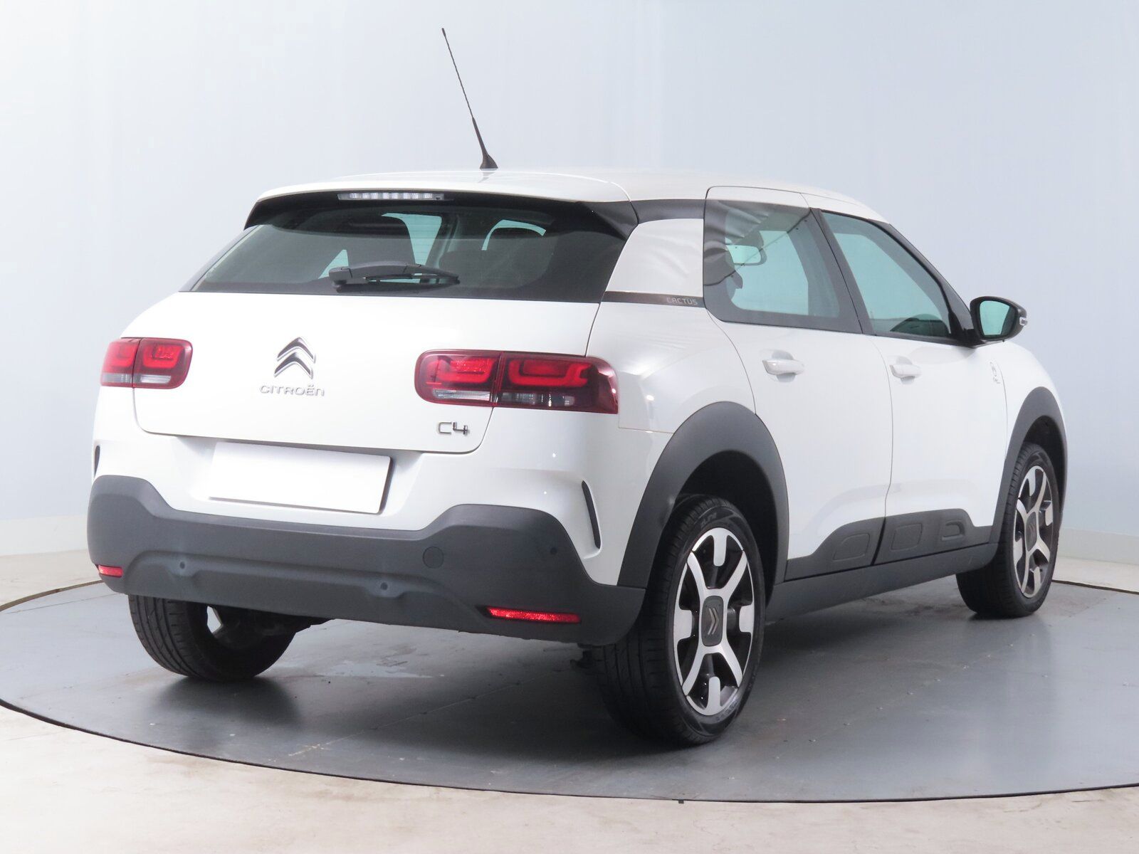Citroën C4 Cactus, 1.2 PureTech, Selection, ČR - fotka 5