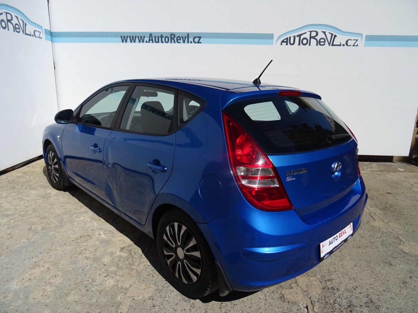 Hyundai i30, 1.4i,80kW,NovéČR,klima - fotka 3