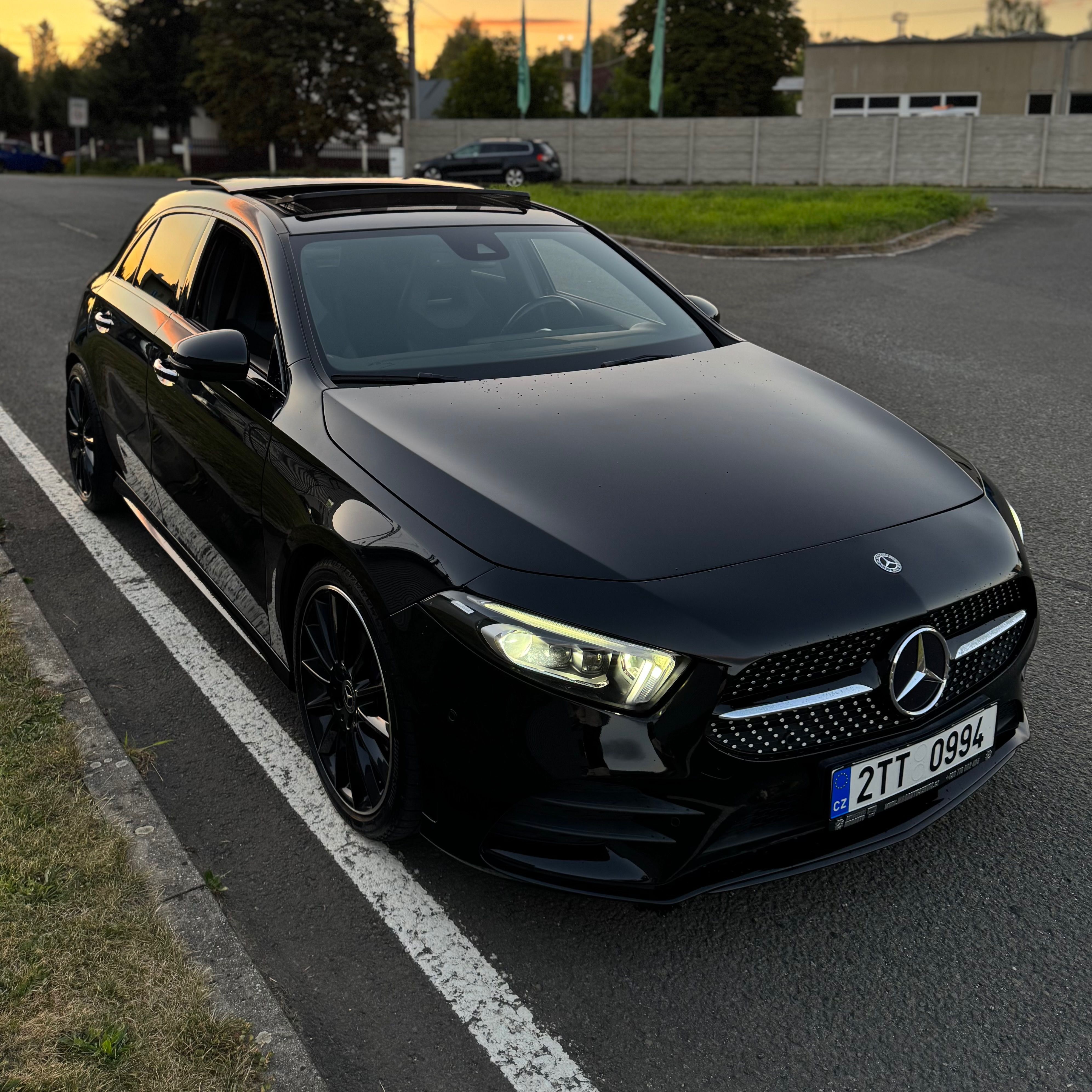 Mercedes-Benz Třídy A, A200 AMG line Panorama 91TKM - fotka 2
