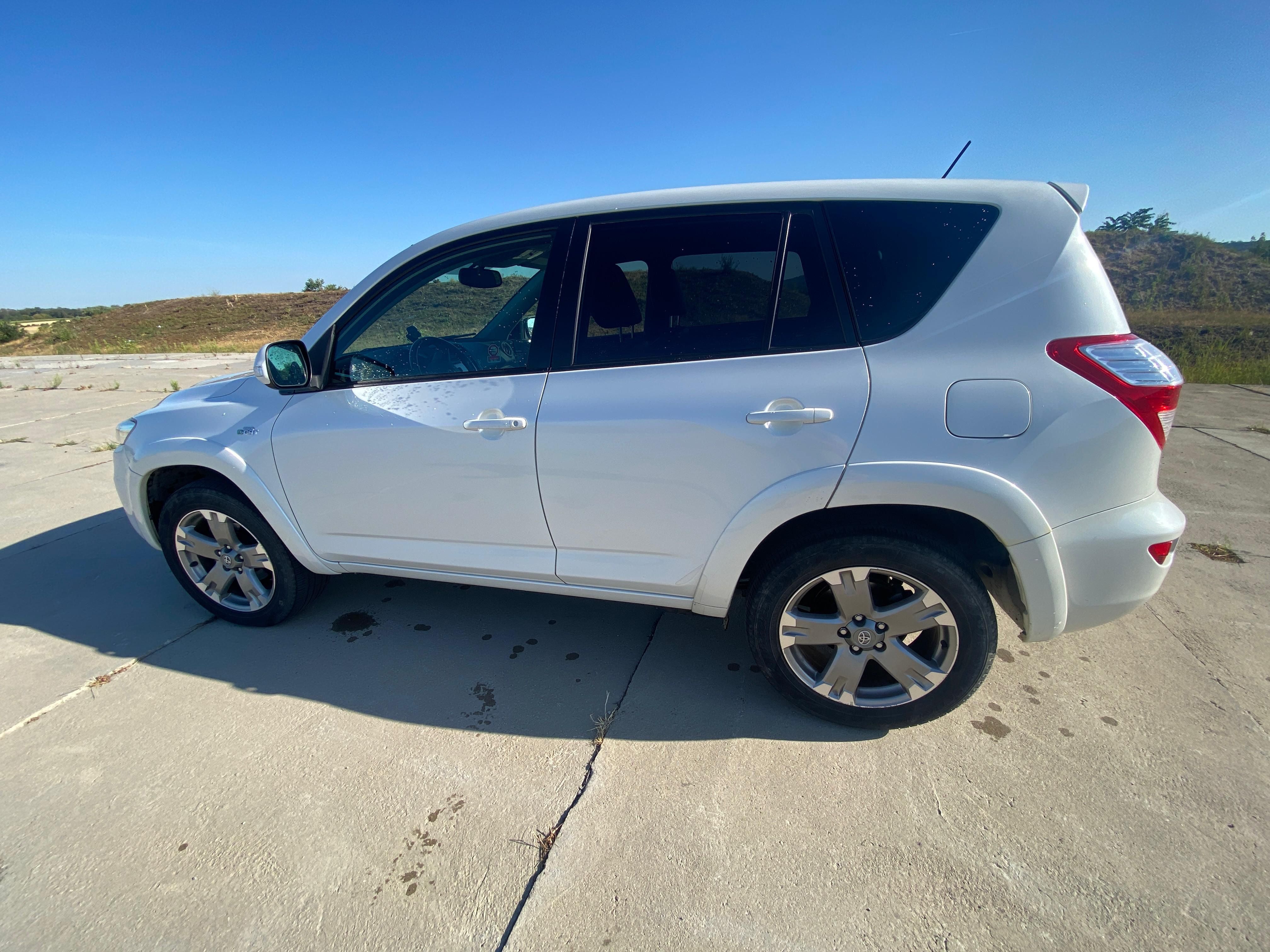Toyota Rav4, 2,2 D -cat - fotka 2