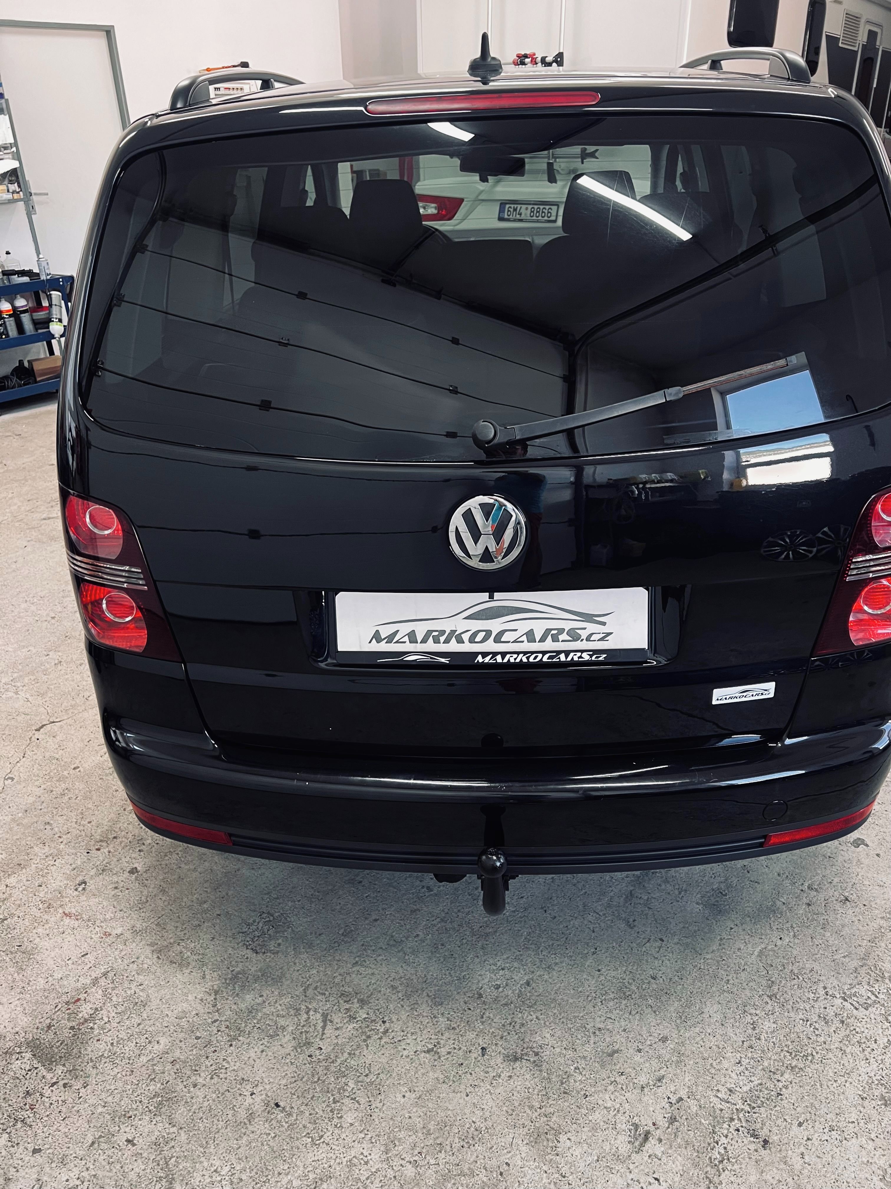 Volkswagen Touran, 1.6i 7 MÍST+ZIMNÍ KOLA+TAŽNÉ Z - fotka 6