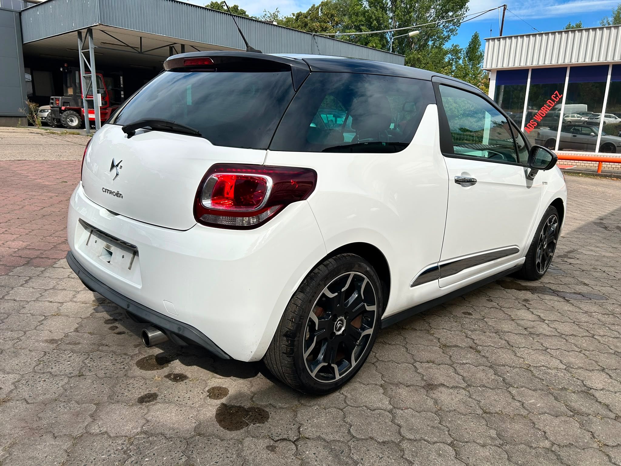 Citroën DS3, 1,6 88 kW - fotka 4