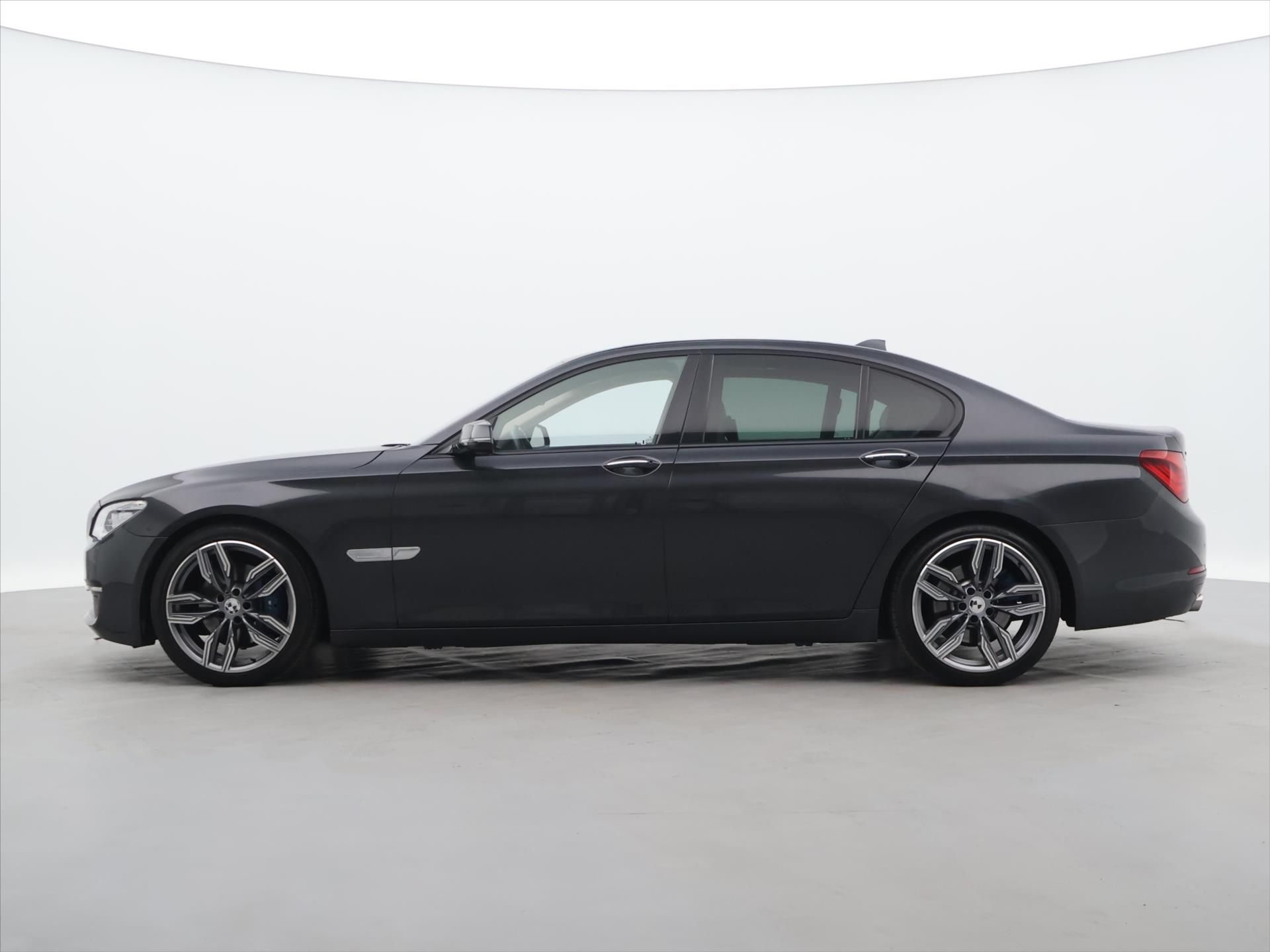 BMW Řada 7, 3,0 730d 190kW xDrive - fotka 4