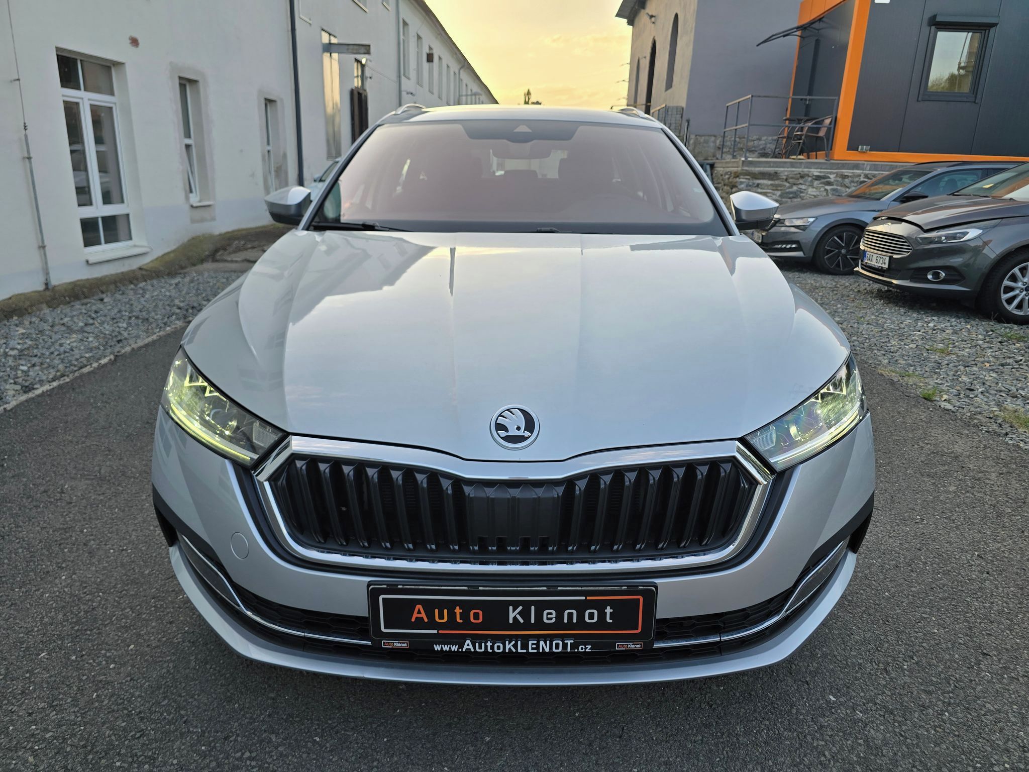 Škoda Octavia, 2.0TDi 110kW DSG STYLE + NAVI - fotka 3