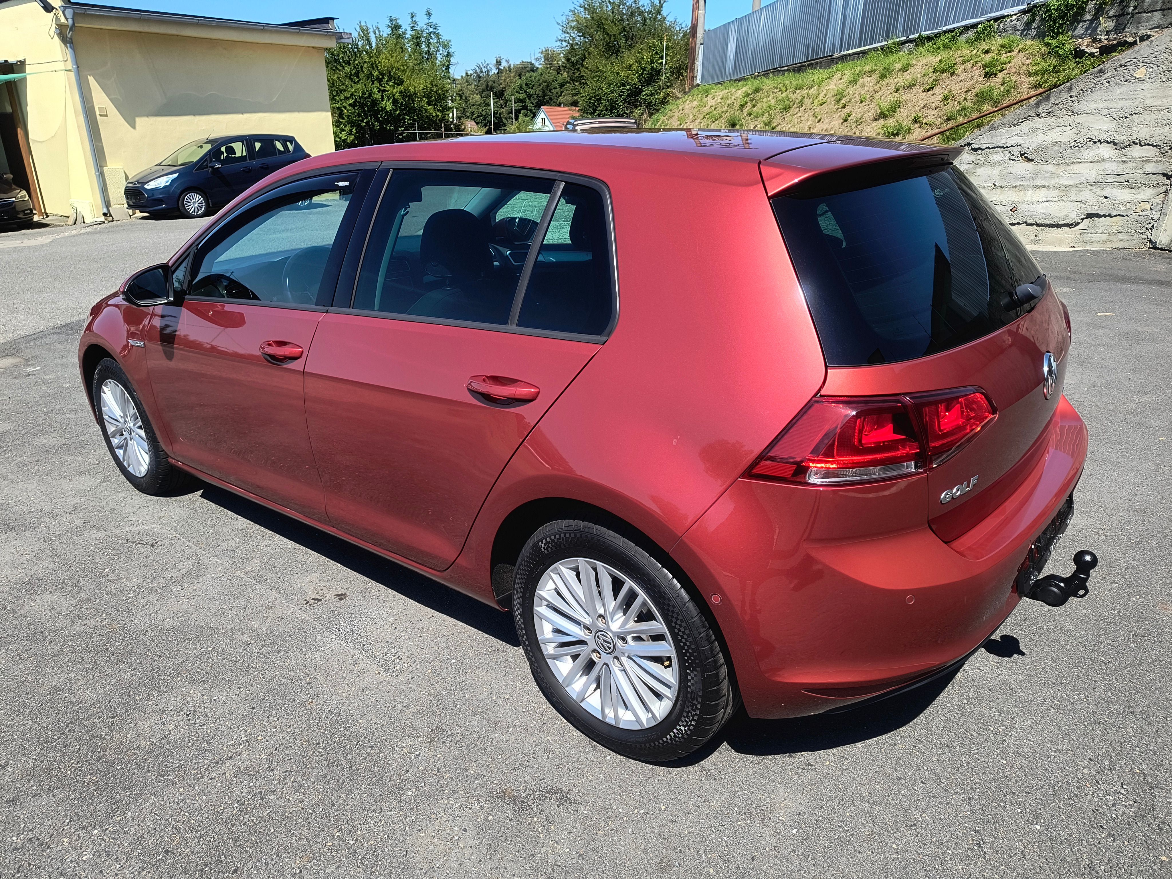 Volkswagen Golf, 1.2 TSI 63KW 4-VÁLEC Z ŘEMENEM - fotka 4