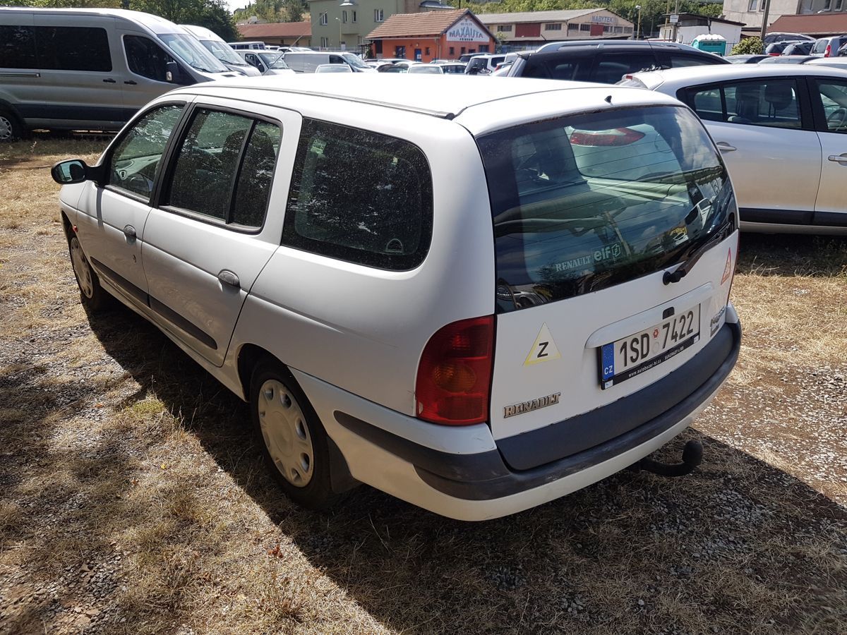 Renault Mégane, Megane 1.4i 70KW TAŽNÉ - fotka 3