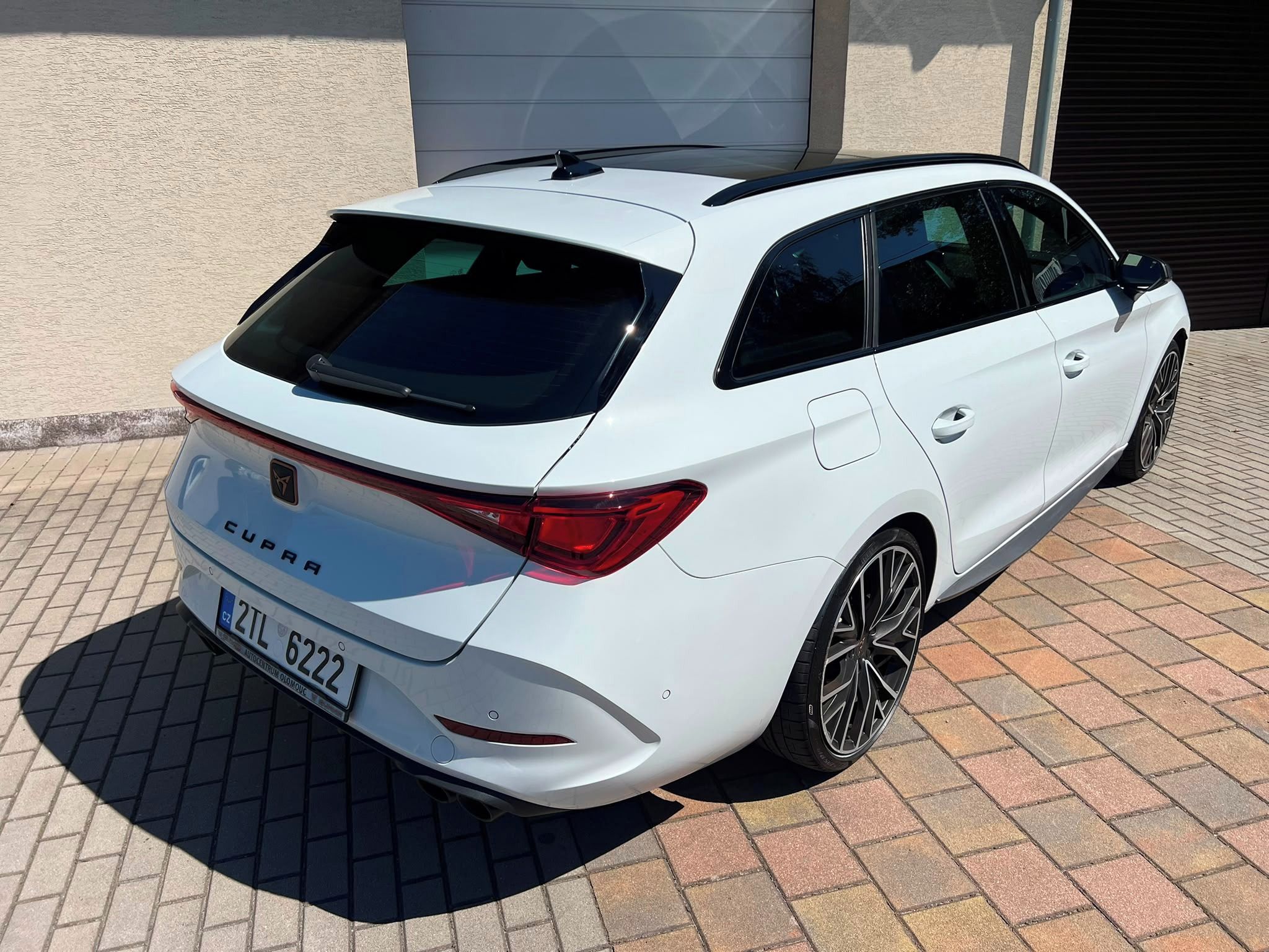 Cupra Leon, 2.0 TSI 310k DSG 4WD, záruka - fotka 5