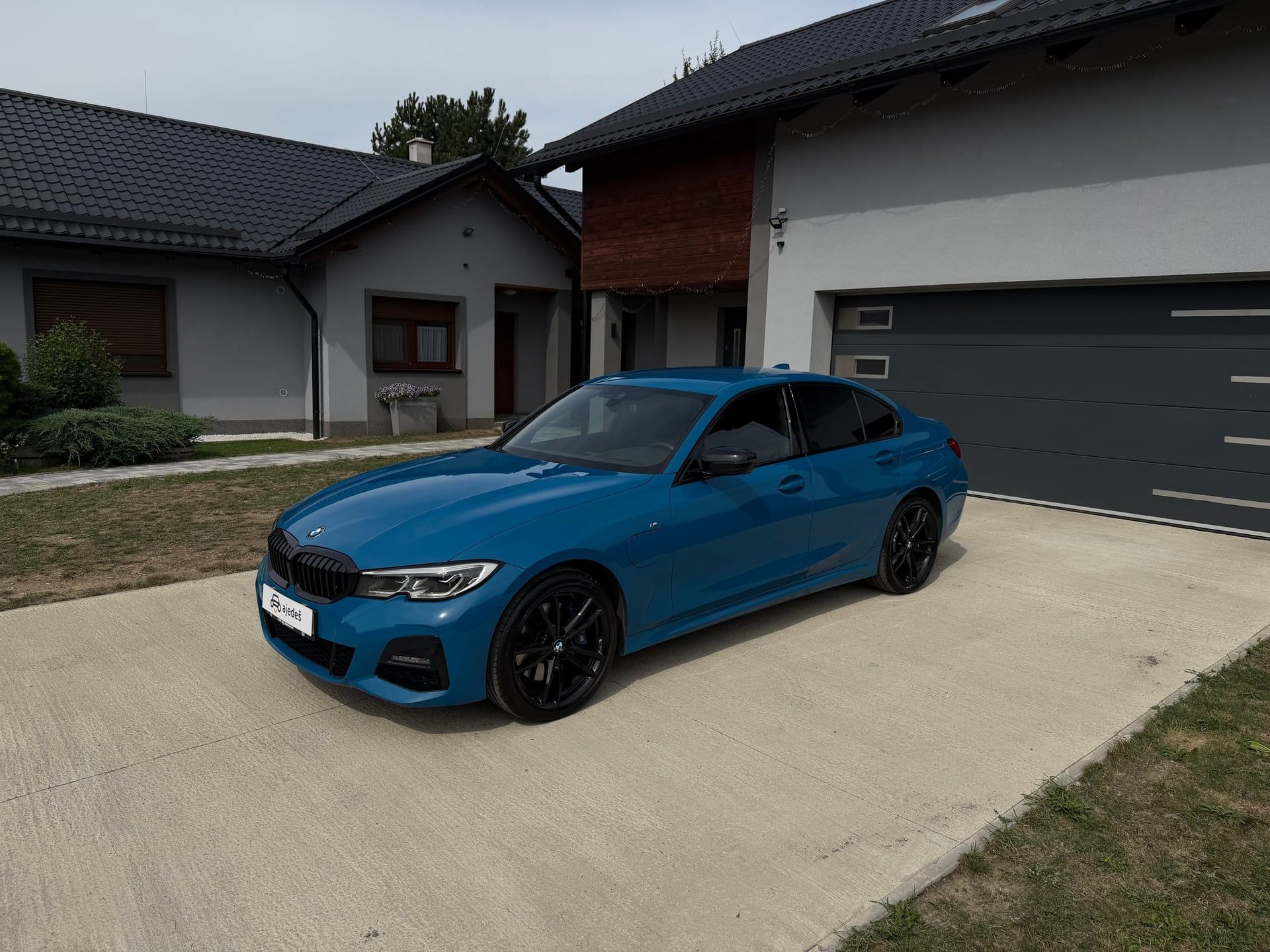 BMW Řada 3, 330e/Individual/záruka/G20 - fotka 4