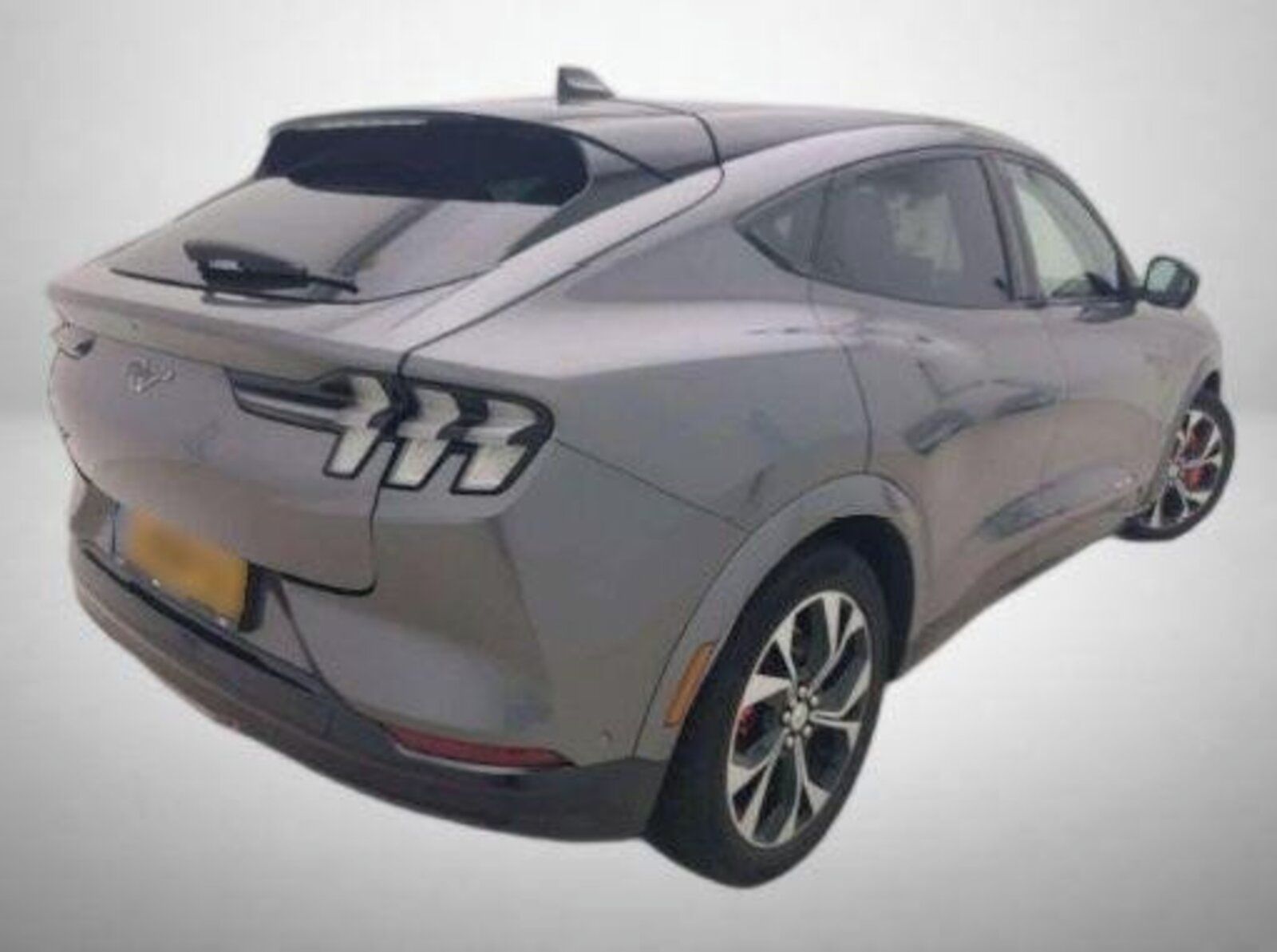 Ford Mustang Mach-E, Standard Range AWD, 4X4 - fotka 2