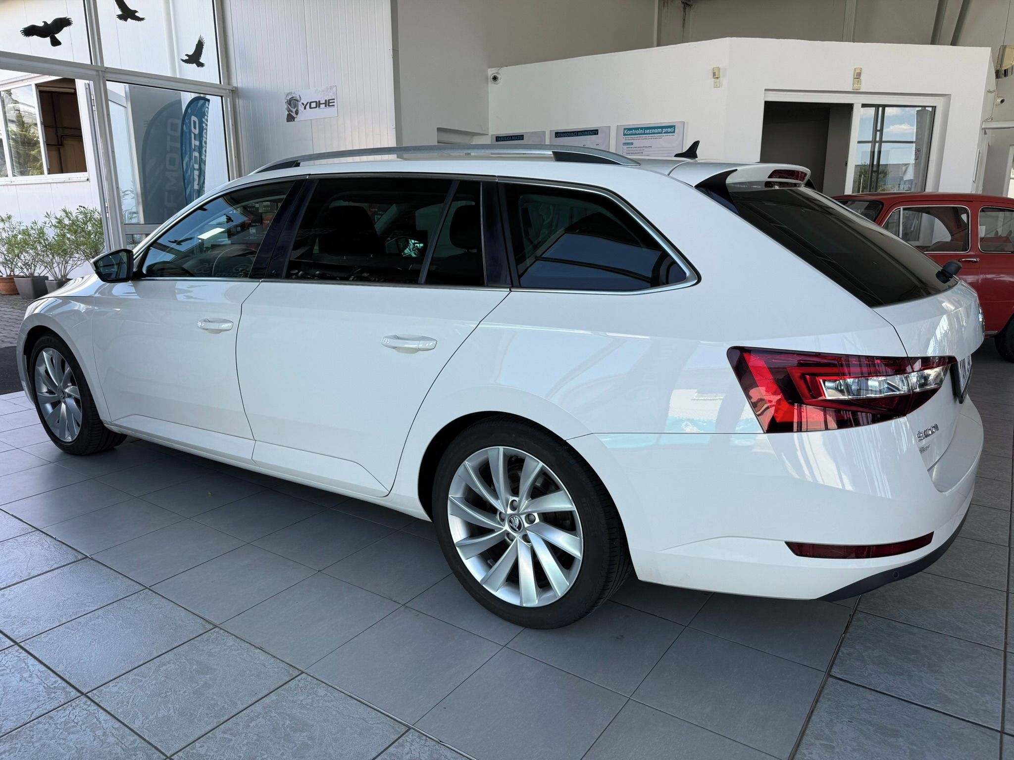 Škoda Superb, 2.0 110 kW bez AdBlue - fotka 4