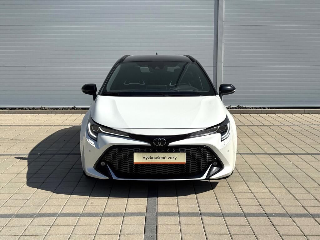 Toyota Corolla, GR Sport 2.0 e-CVT 112 kW - fotka 2