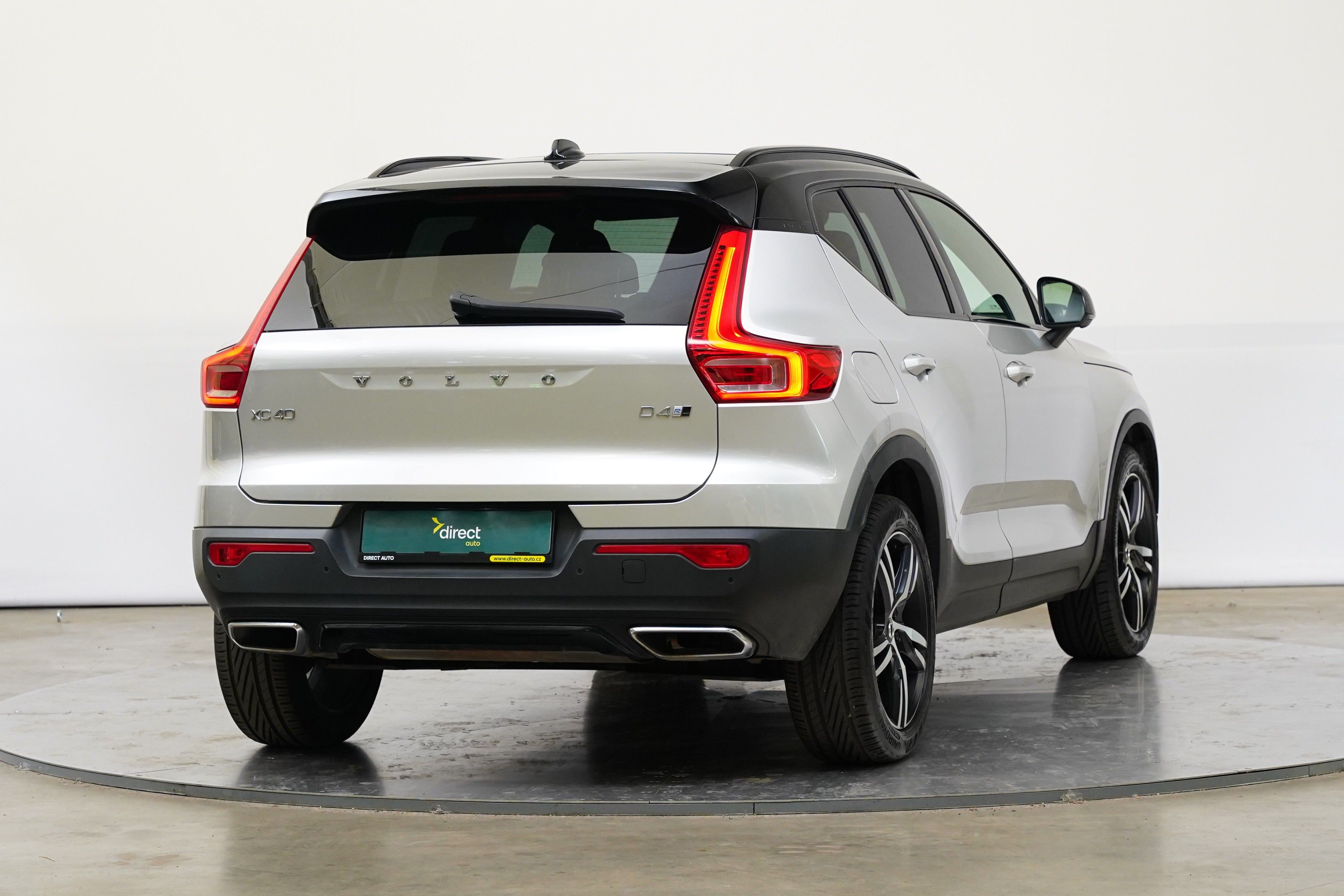 Volvo XC40, 2.0 D4 140 kW AWD R-Design - fotka 2