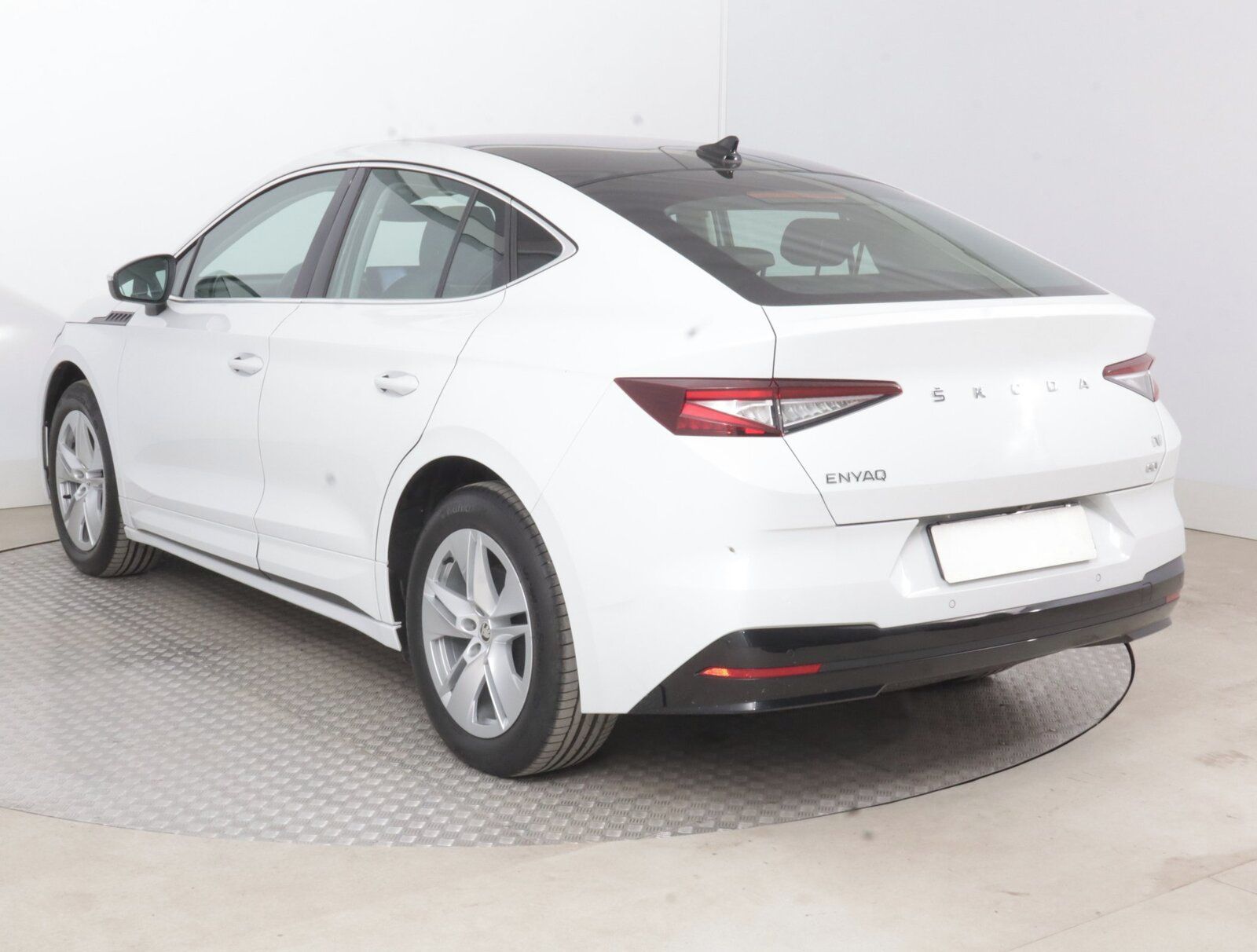 Škoda Enyaq Coupé, 60 (62 kWh), SoH 93%, Automat - fotka 4