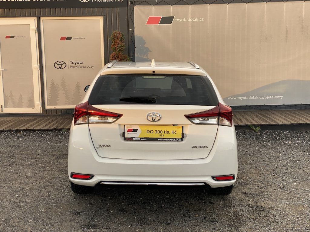 Toyota Auris, 1.4D, ČR, Active, manual - fotka 5