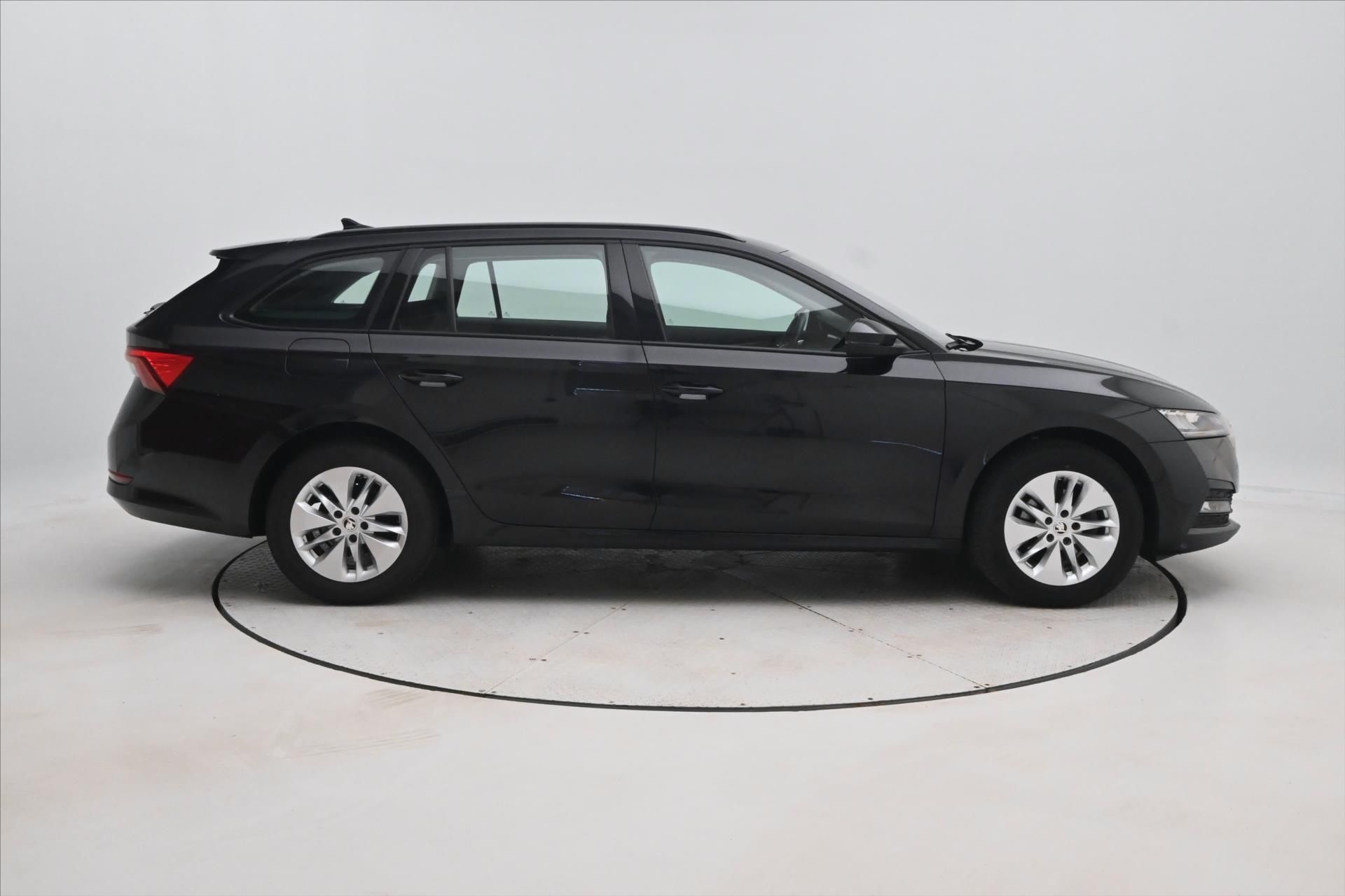 Škoda Octavia, 1,0 TSI 81kW M-HEV DSG Záruka - fotka 4