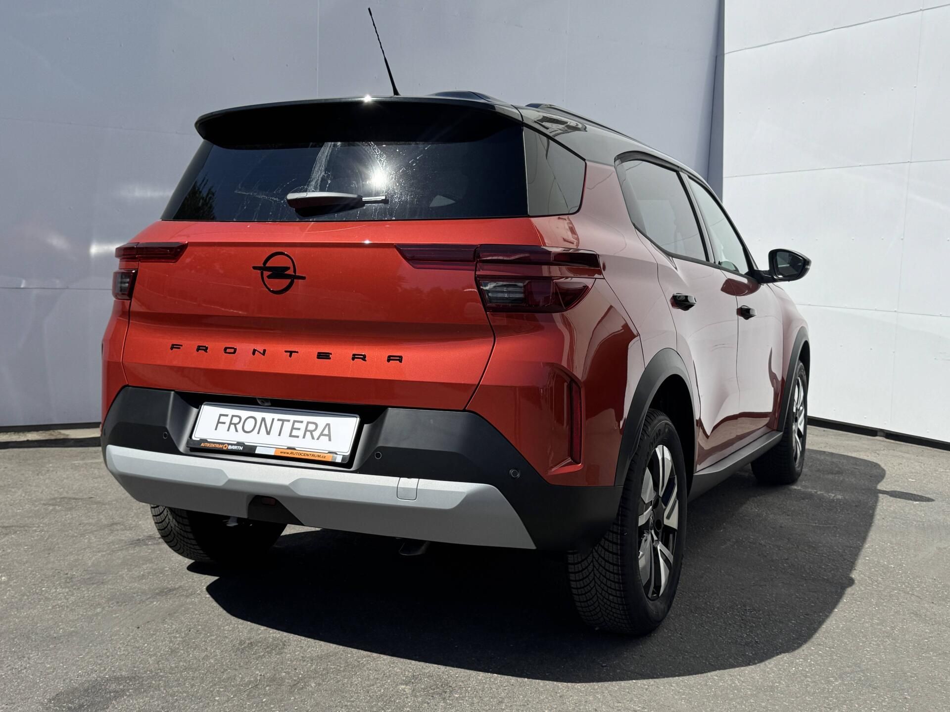 Opel Frontera, GS Hybrid 1,2 TURBO - fotka 4