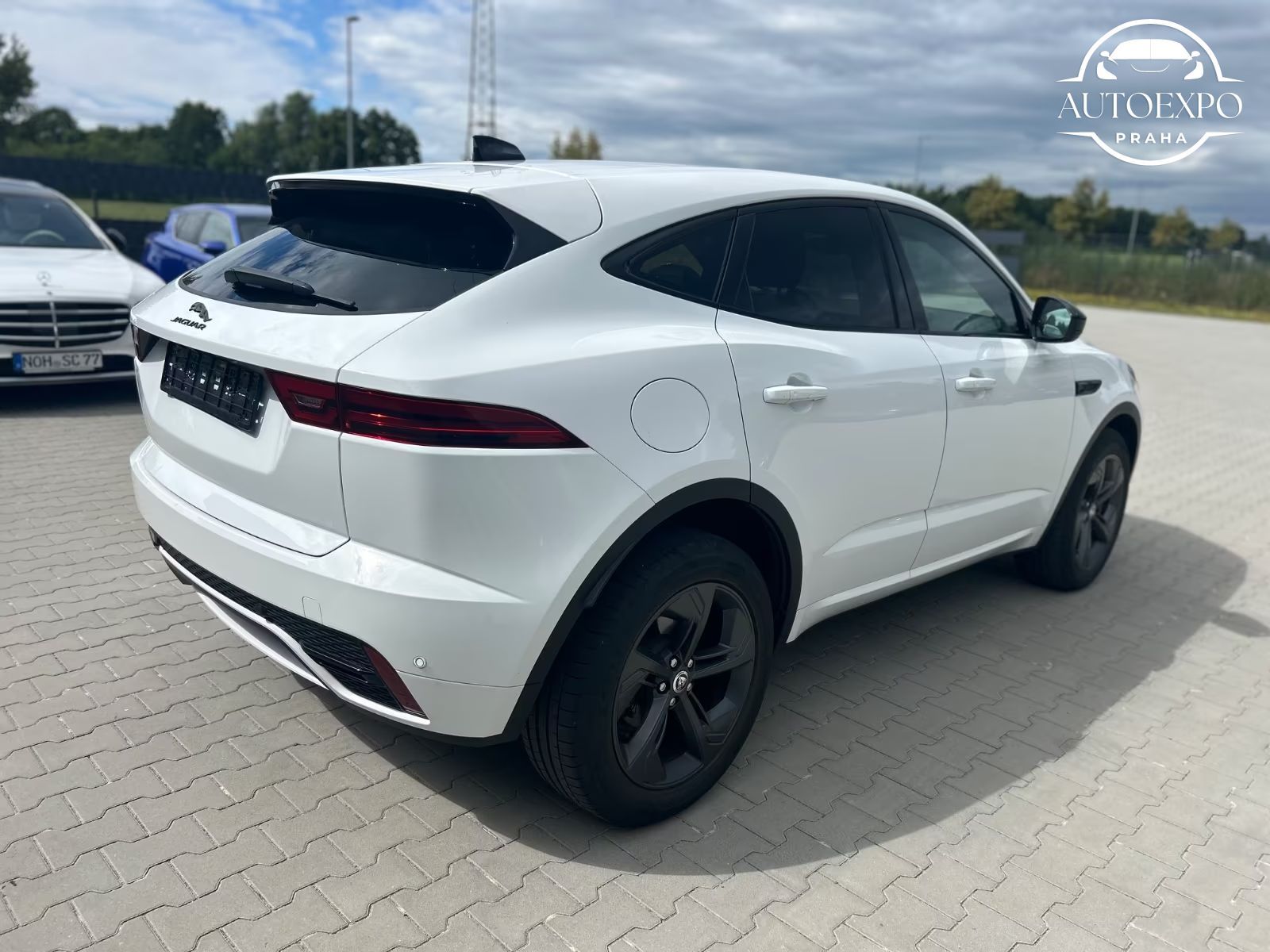 Jaguar E-Pace, R-Dynamic AWD Black Pack - fotka 6