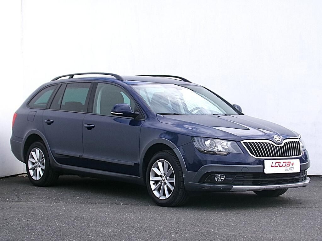 Škoda Superb, Active 1.6 TDI 77 kW - fotka 5
