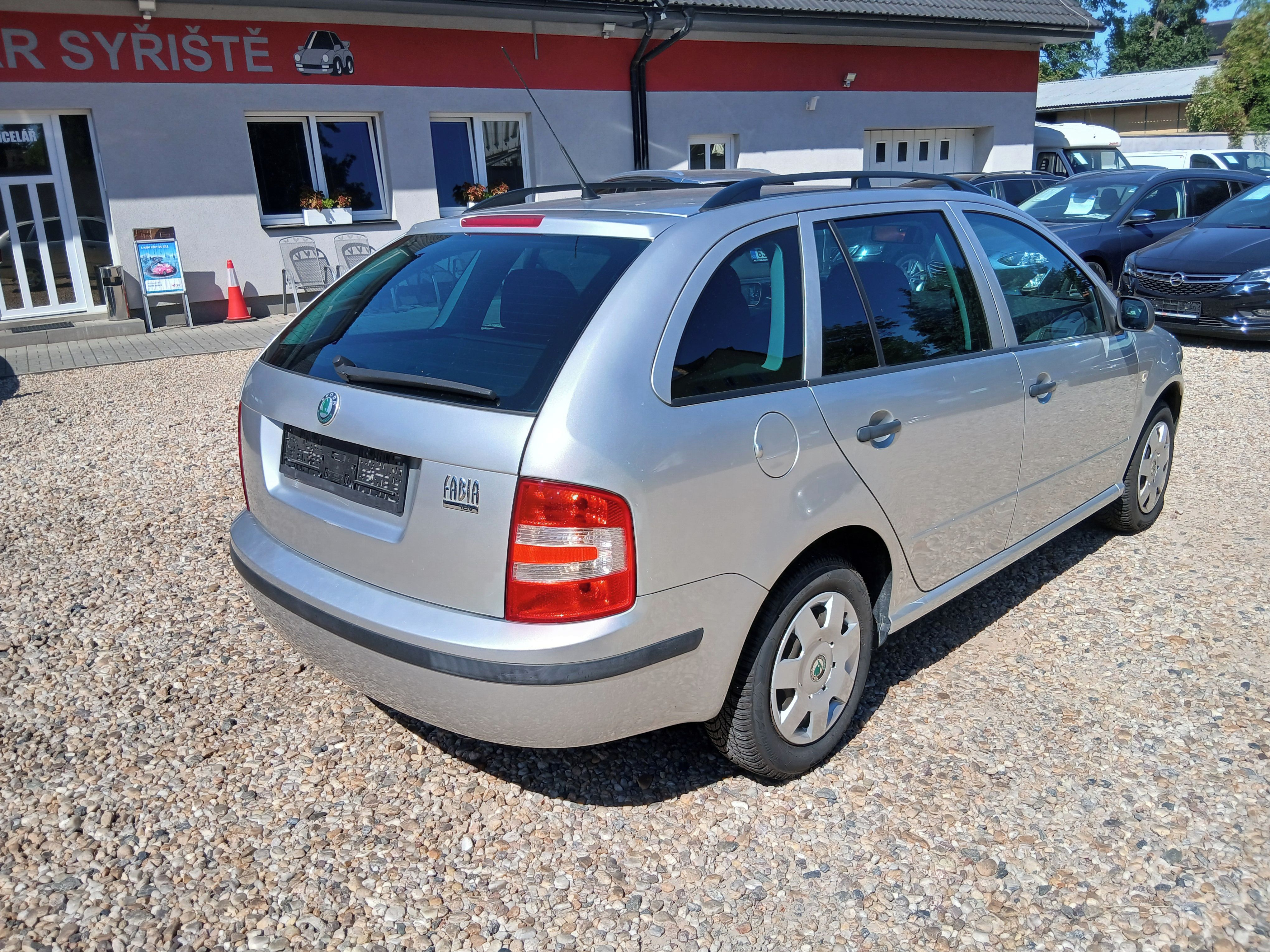 Škoda Fabia, 1.4i 16V 55KW Kombi Klima - fotka 5