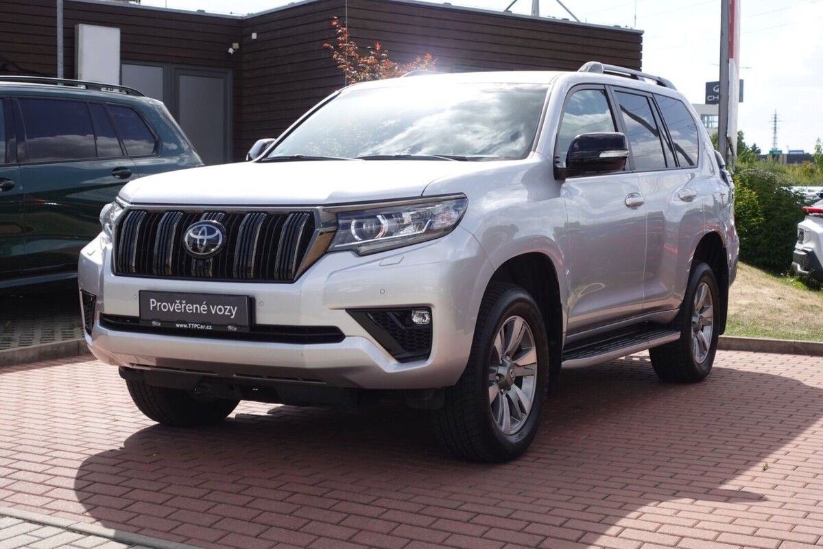 Toyota Land Cruiser, 2.8 D-4D Executive Family 7mís
