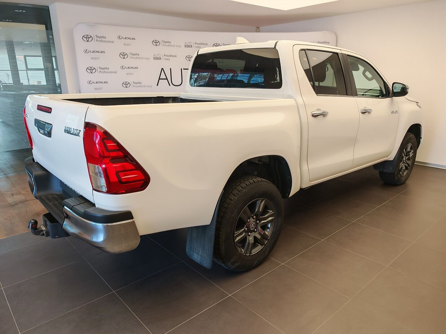 Toyota Hilux, 2.8L Diesel - 4x4 - 6 AT - fotka 4