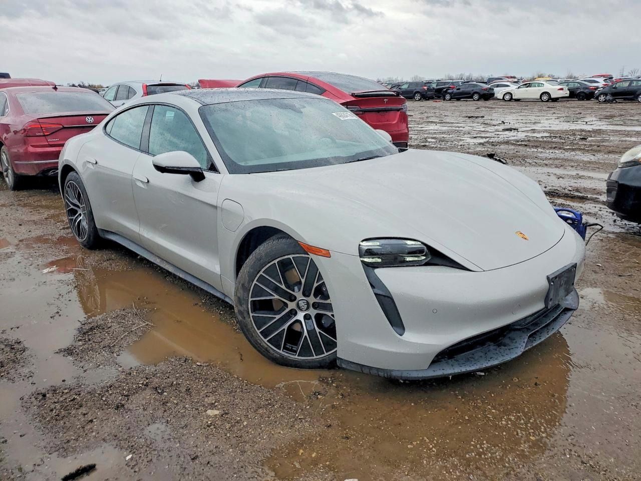 Porsche Taycan, Auto na cestě - fotka 4
