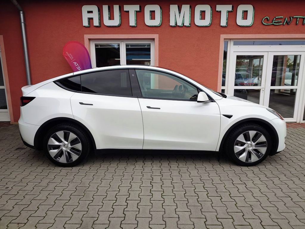 Tesla Model Y, Standard plus RWD 220kW SOH 95 - fotka 6