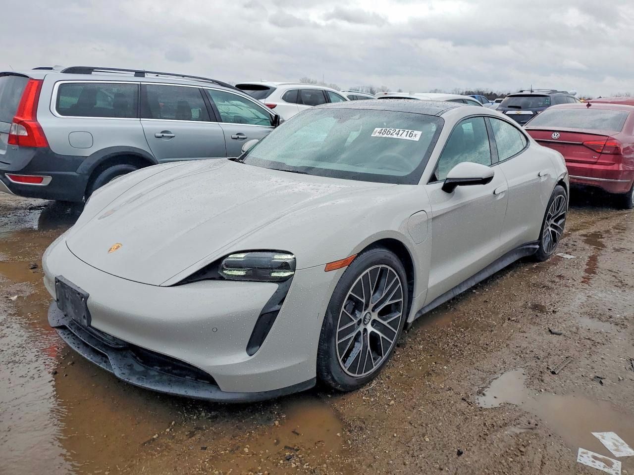 Porsche Taycan, Auto na cestě