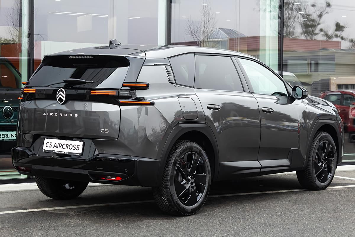 Citroën C5 Aircross, 1,2 PLUS Hybrid 145k Automat - fotka 4