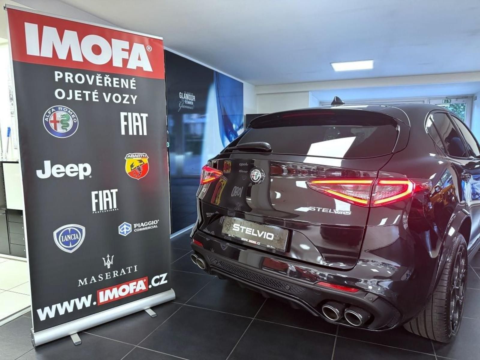 Alfa Romeo Stelvio, 2.9 V6 BiTurbo 520k QV Carbon - fotka 5