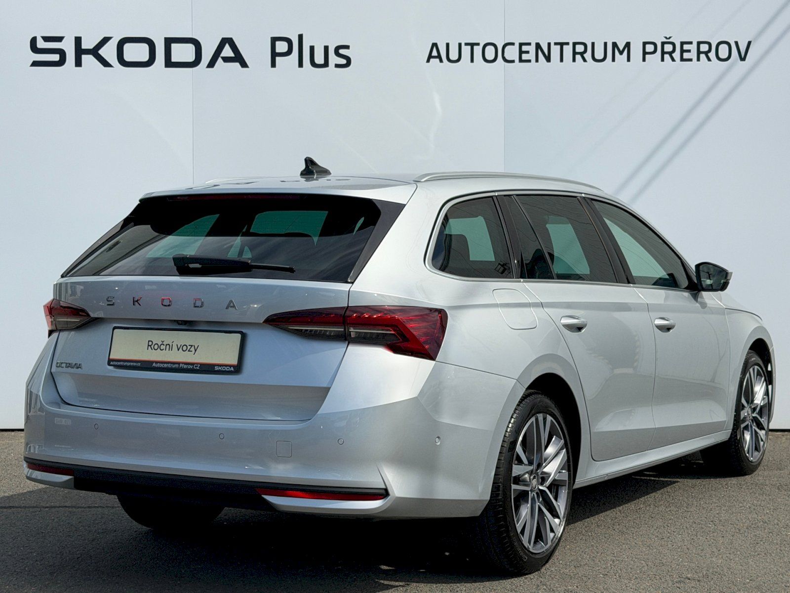 Škoda Octavia, 2.0 TDI 110kW DSG Exclusive Se - fotka 2