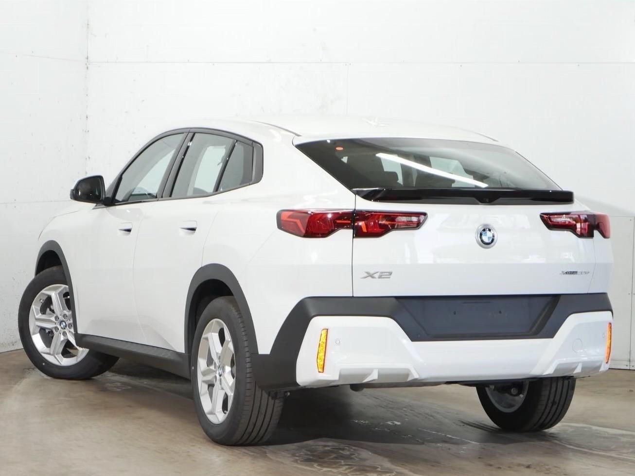 BMW X2, xDrive 20d ACC HUD Ad.LED KeyL - fotka 4