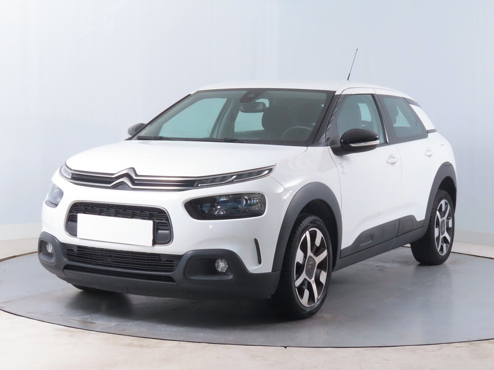 Citroën C4 Cactus, 1.2 PureTech, Selection, ČR - fotka 2