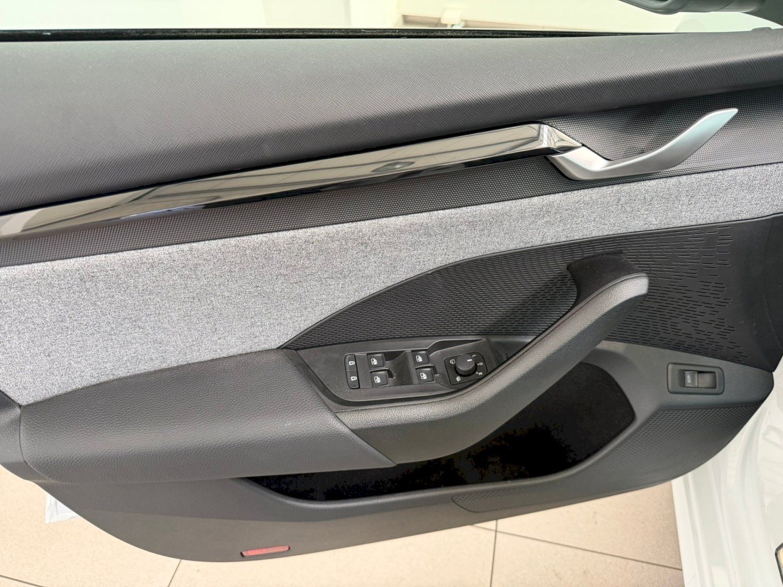 Škoda Octavia, 1.5 TSI 110 kW A7F M-HEV TOP S - fotka 6