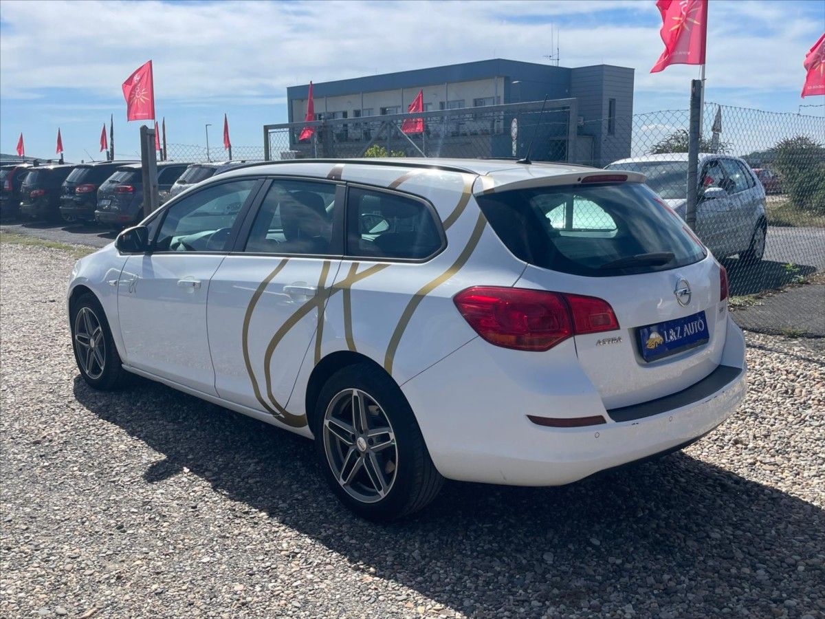 Opel Astra, 1,7 CDTi - fotka 4