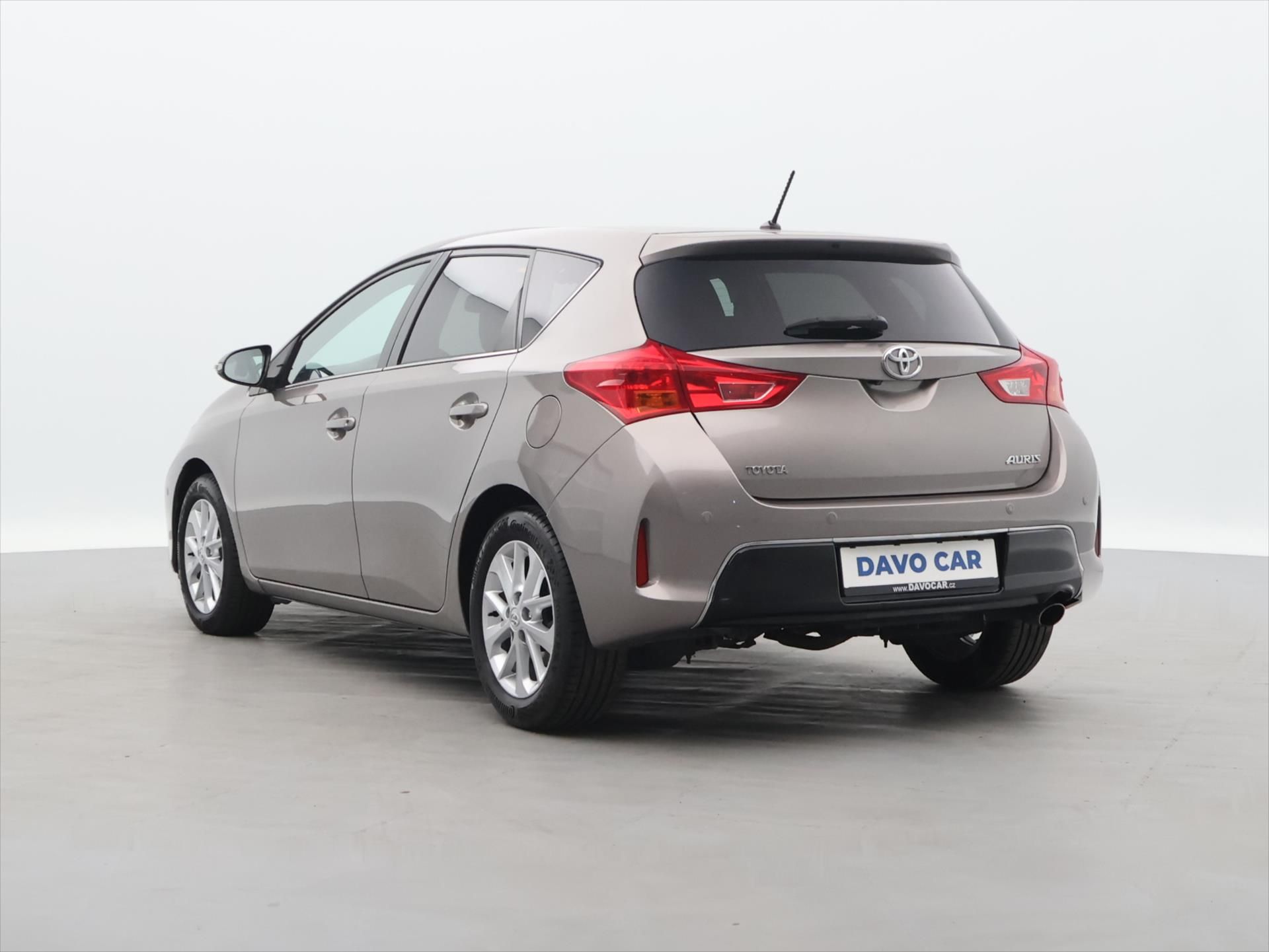 Toyota Auris, 1,6 Valvematic 97kW Style CZ - fotka 5
