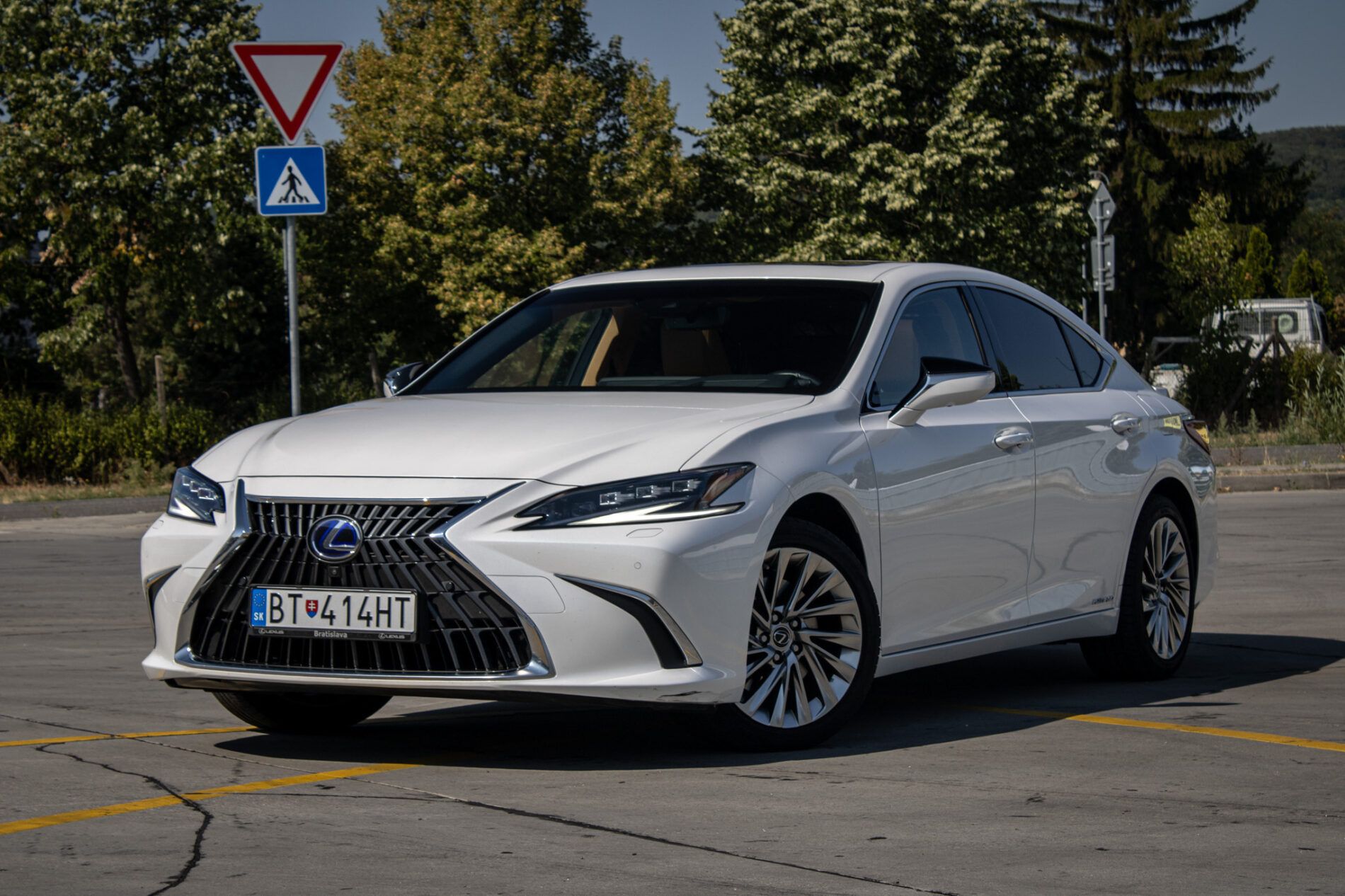 Lexus ES