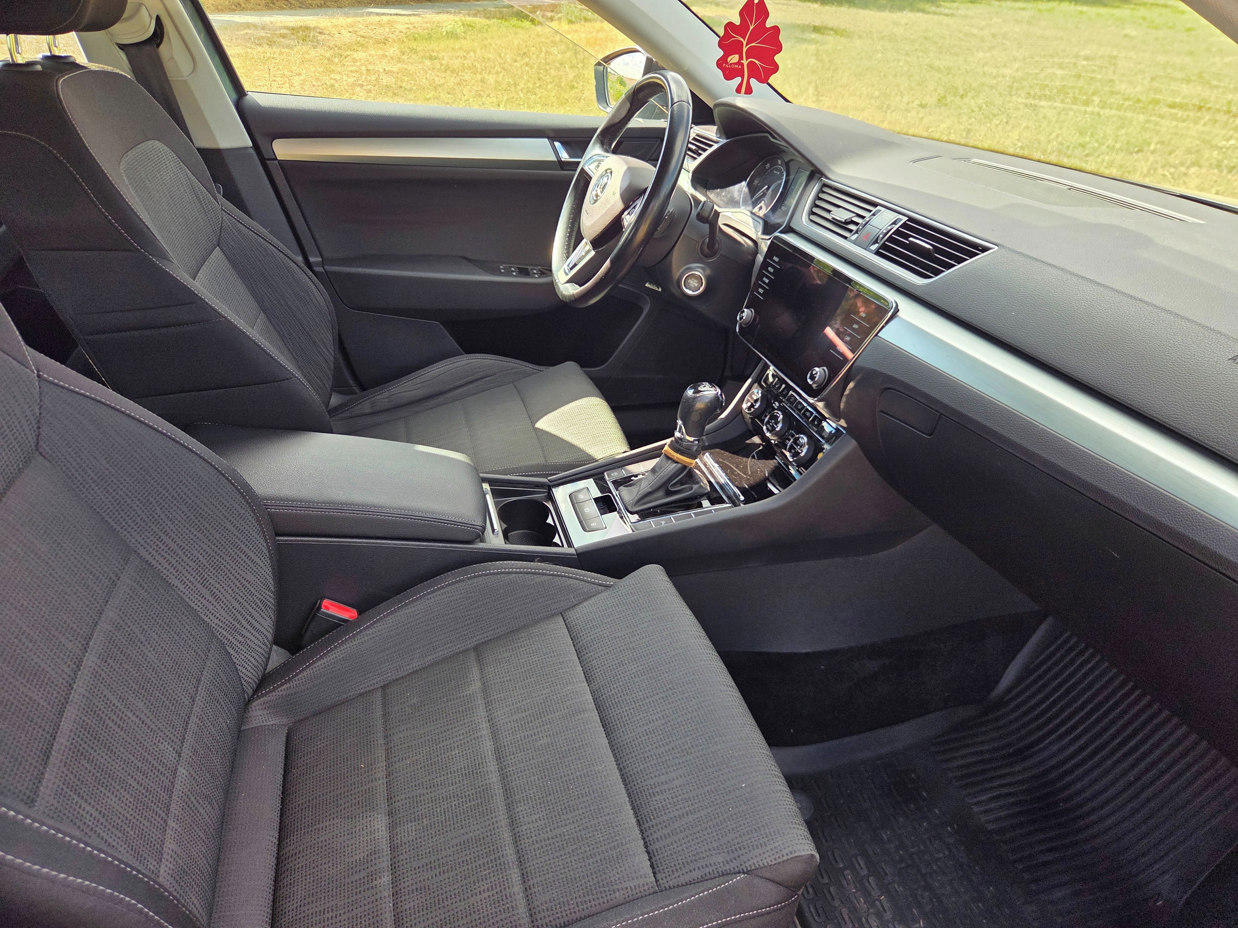 Škoda Superb, 2.0 TDI - fotka 6