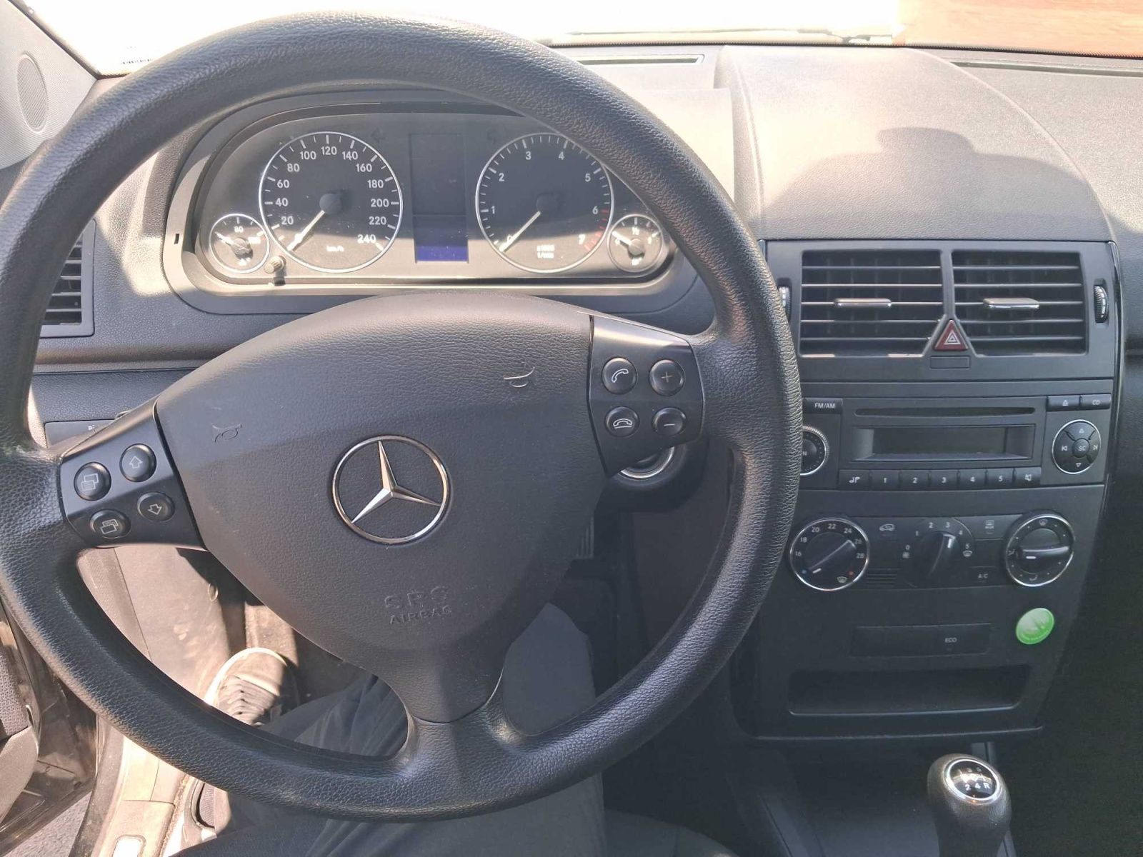 Mercedes-Benz Třídy A, 160, Klima, El. okna - fotka 3