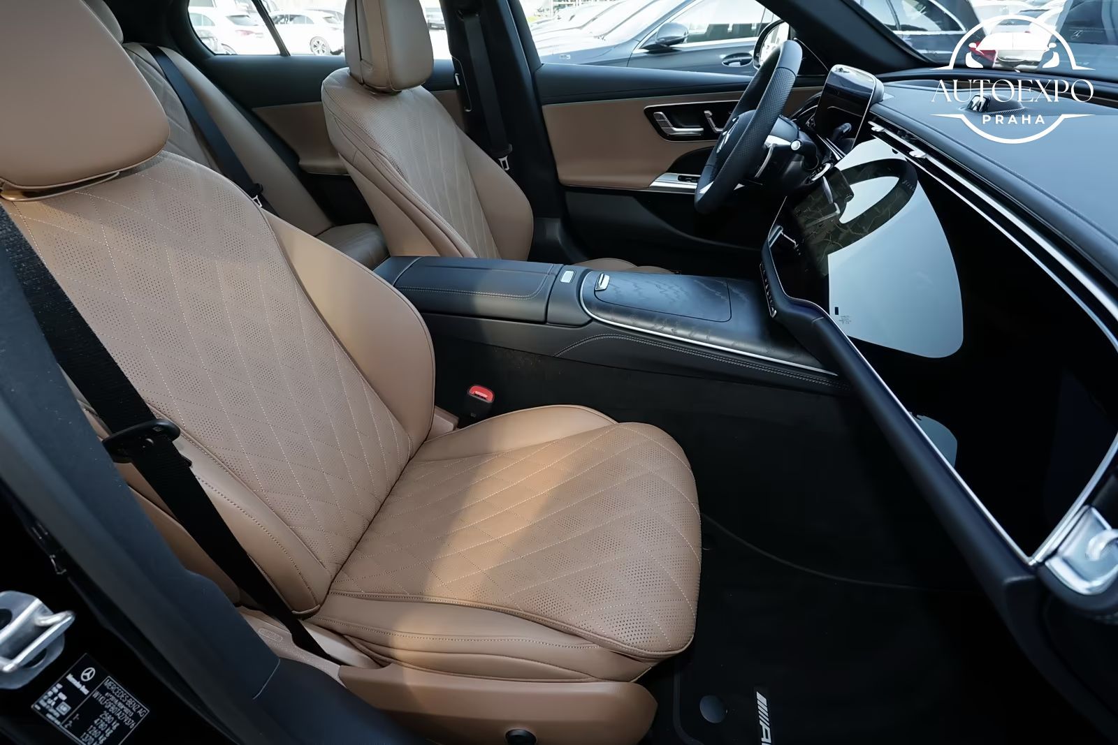 Mercedes-Benz Třídy E, 220d 4M AMG Limousine* - fotka 4