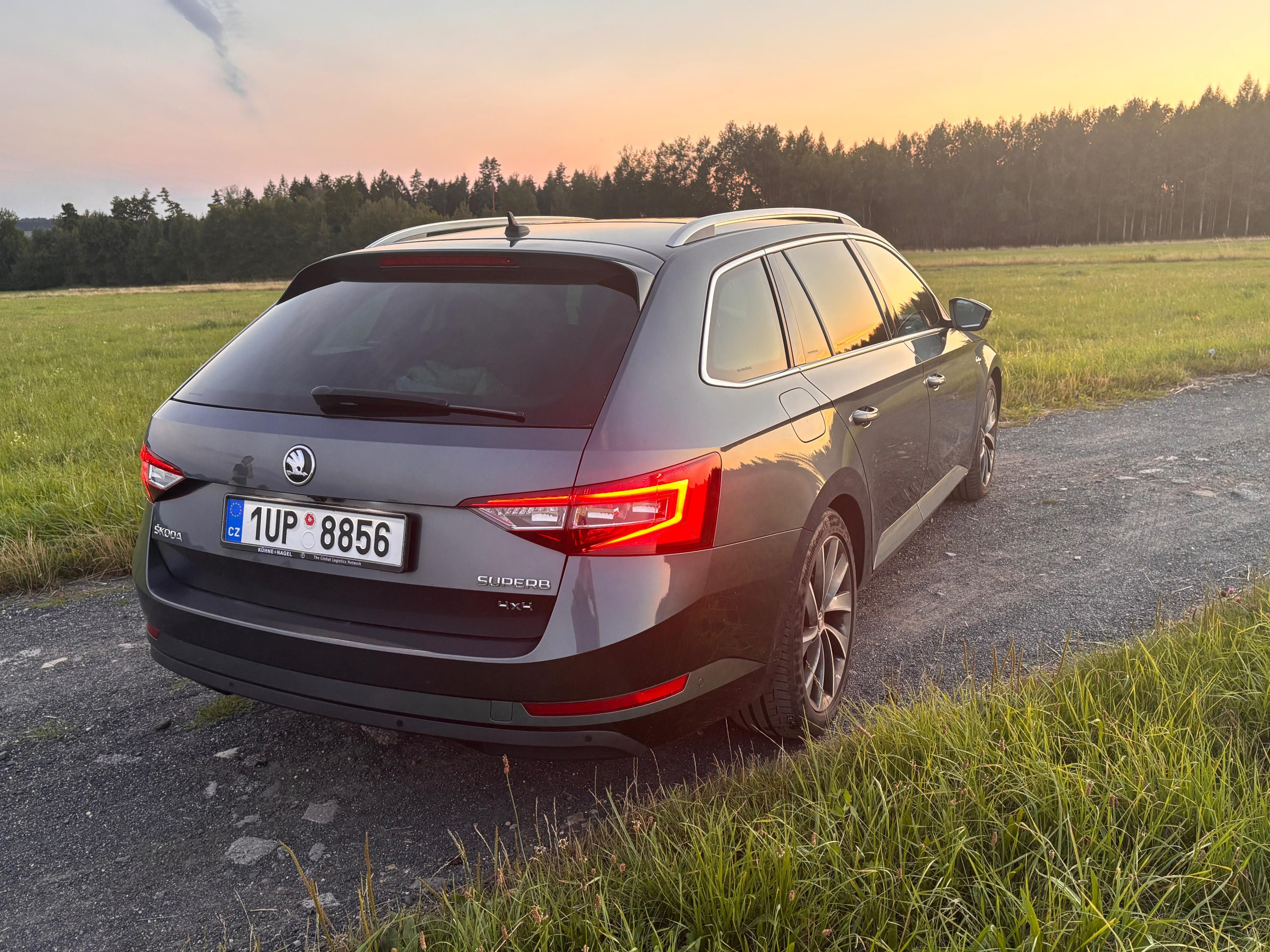 Škoda Superb - fotka 3