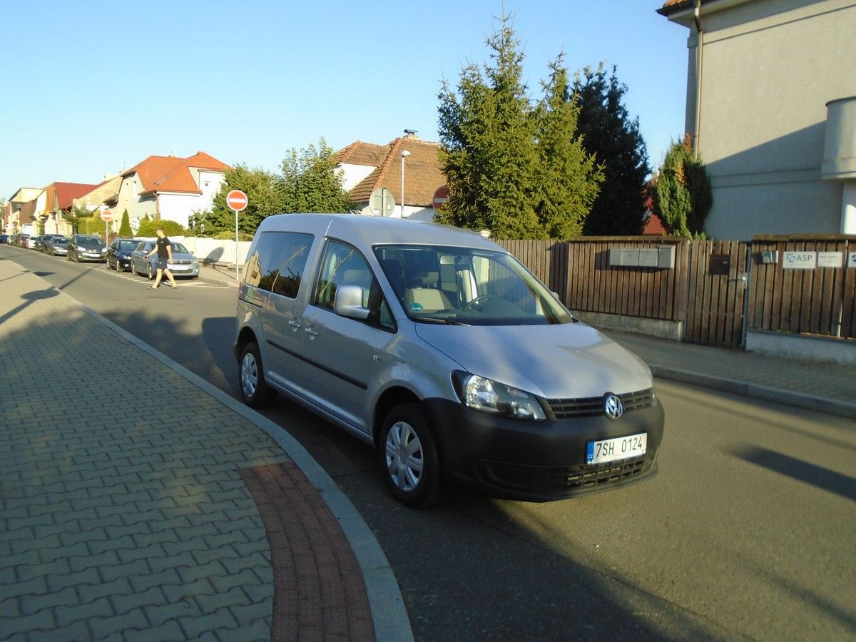 Volkswagen Caddy, 1.6 TDCI, 5.Míst, Klima - fotka 4