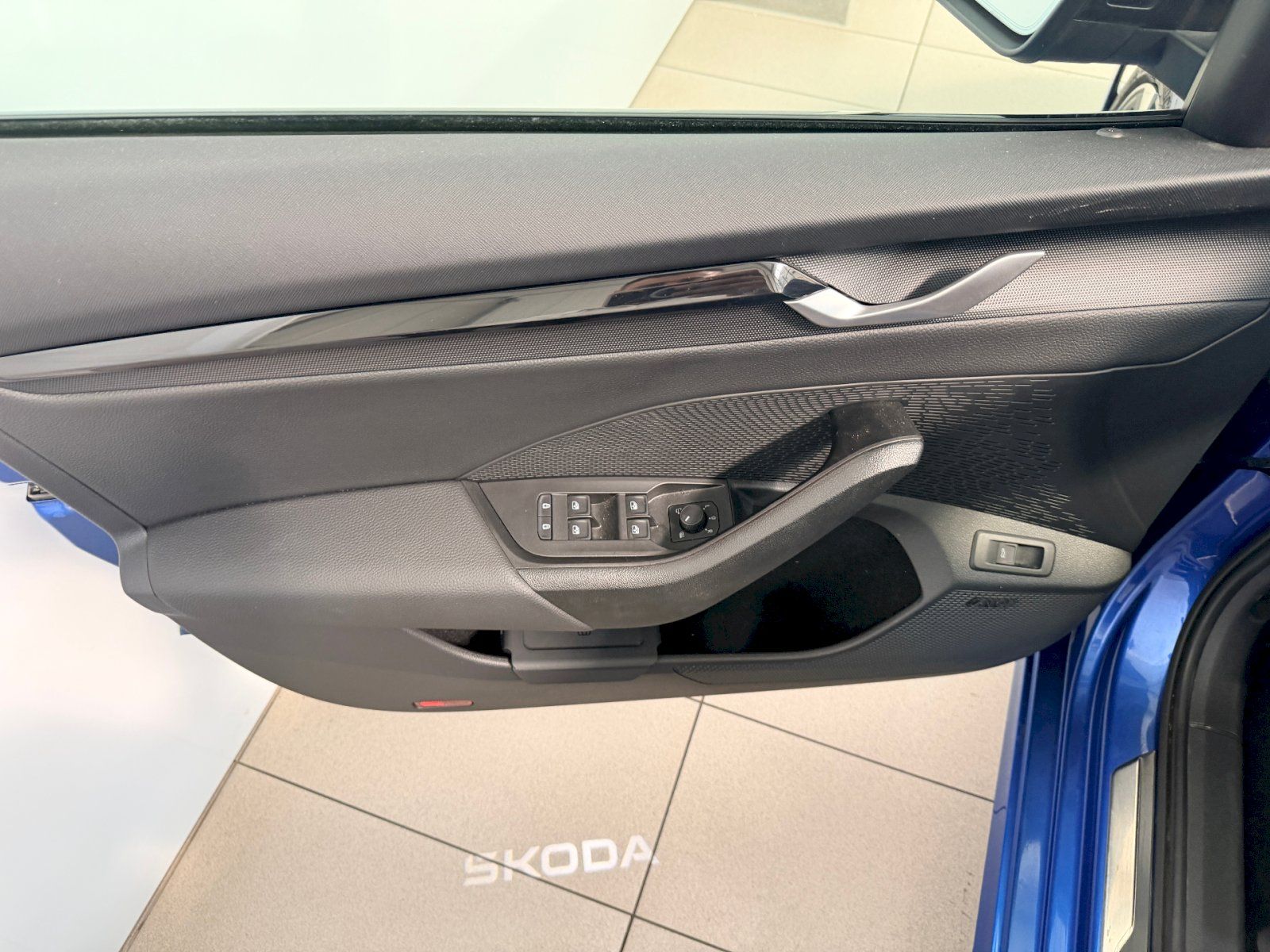 Škoda Octavia, 2.0 TSI 195 kW A7F - fotka 6